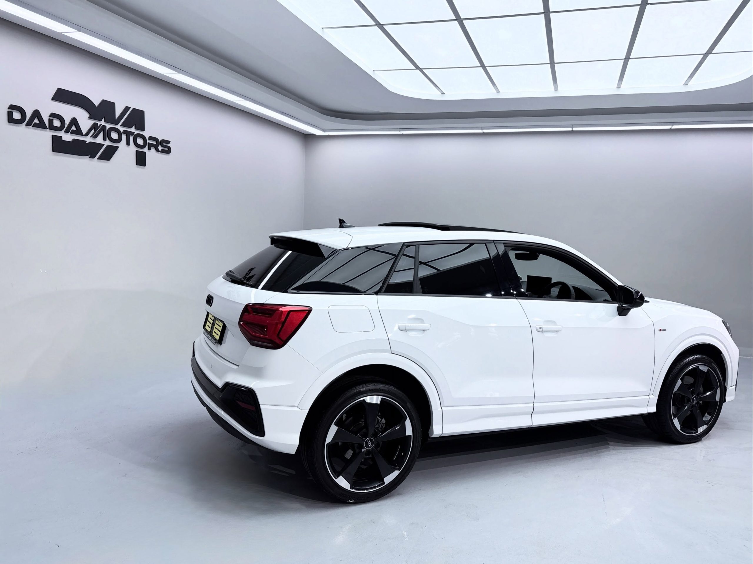 
								AUDI Q2 full									