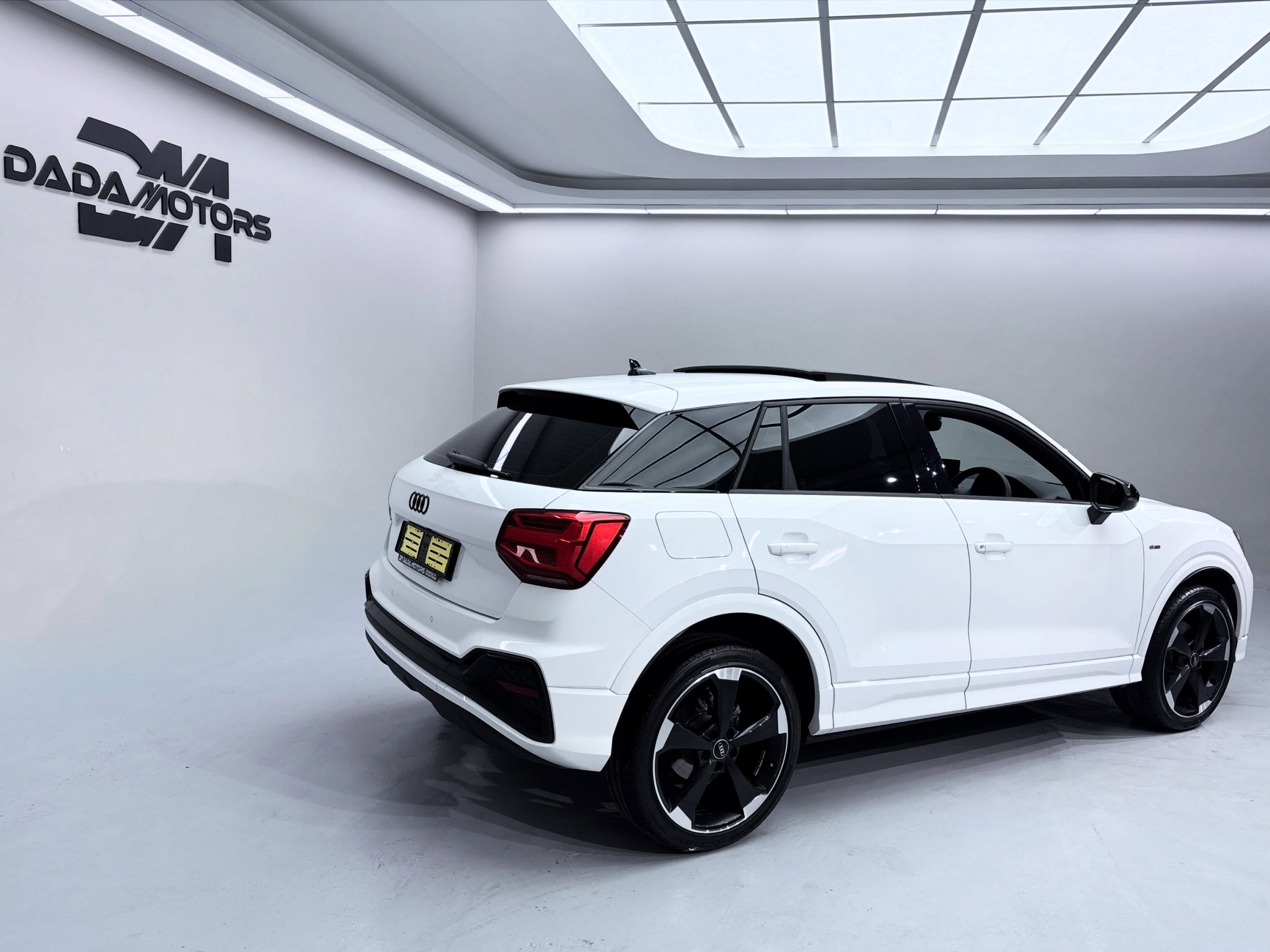 
								AUDI Q2 full									