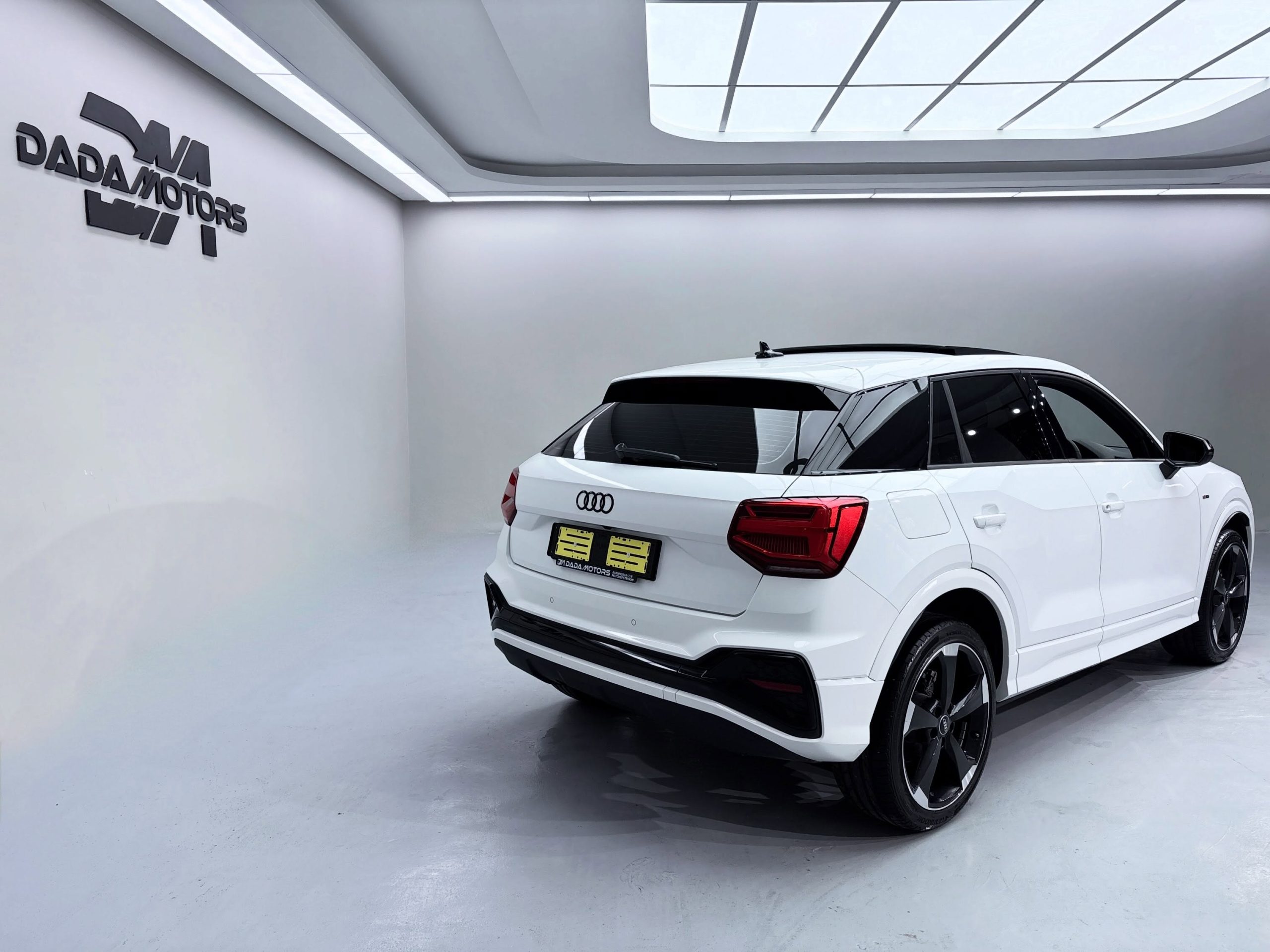 
								AUDI Q2 full									
