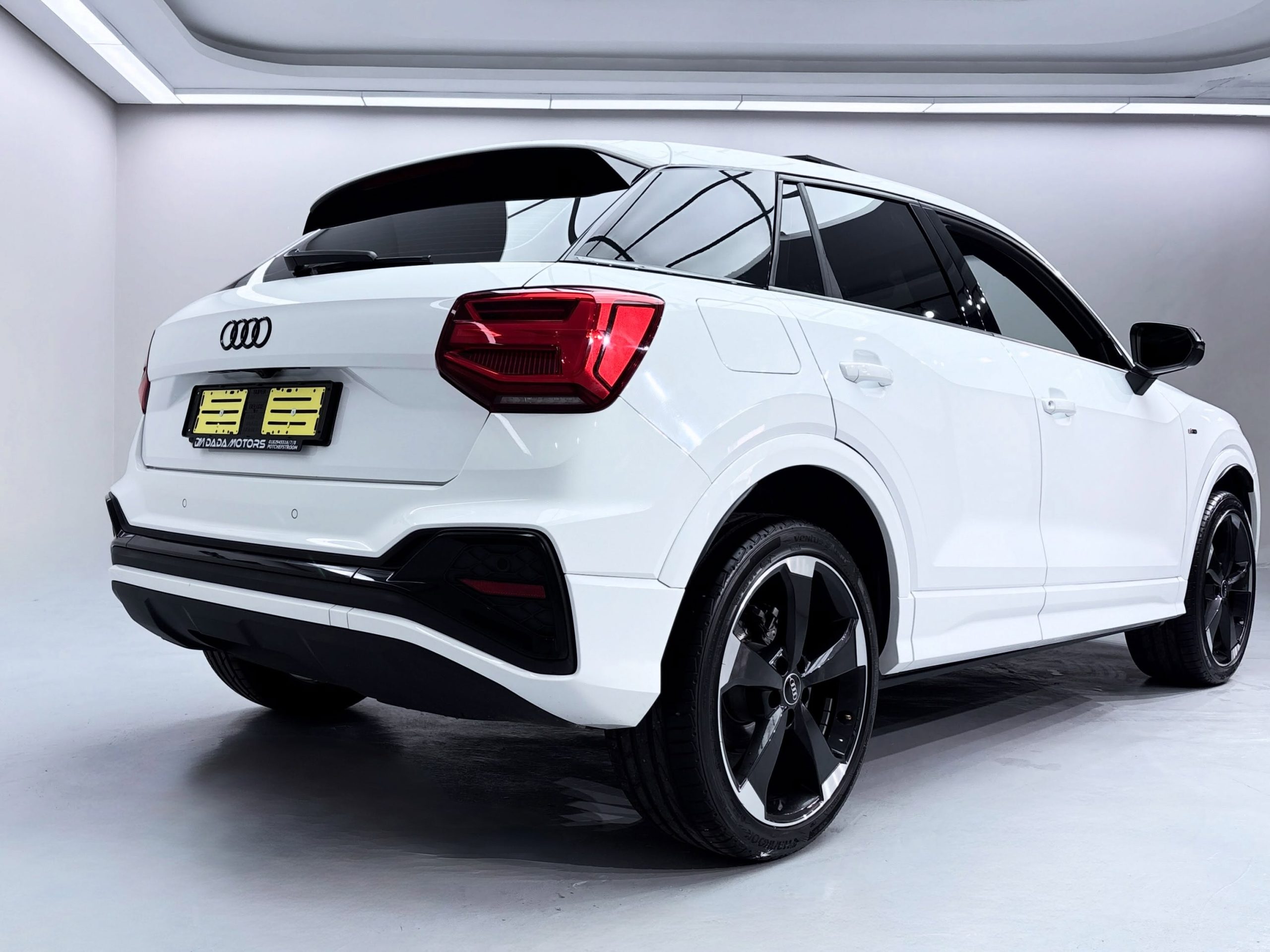 
								AUDI Q2 full									