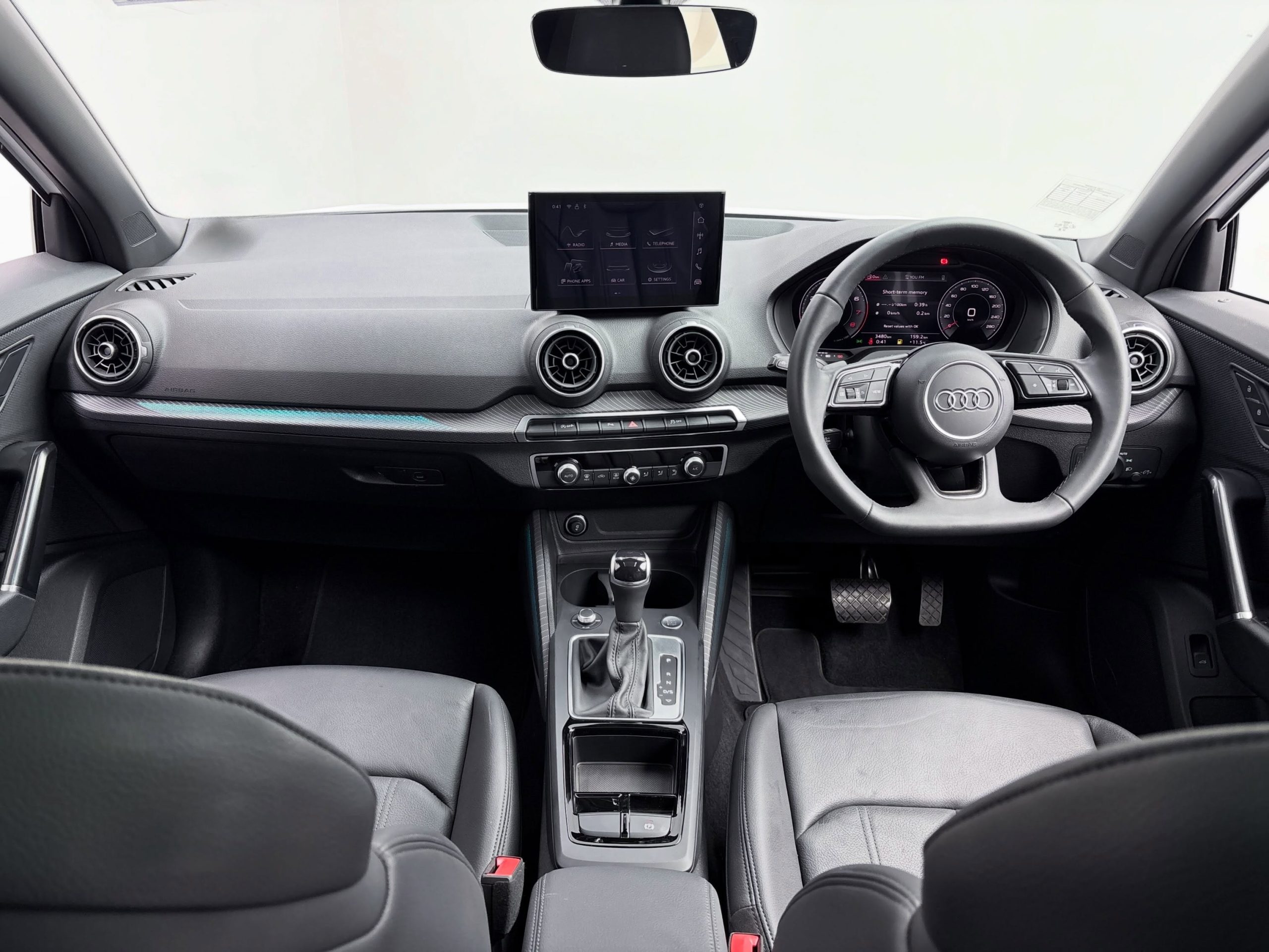 
								AUDI Q2 full									