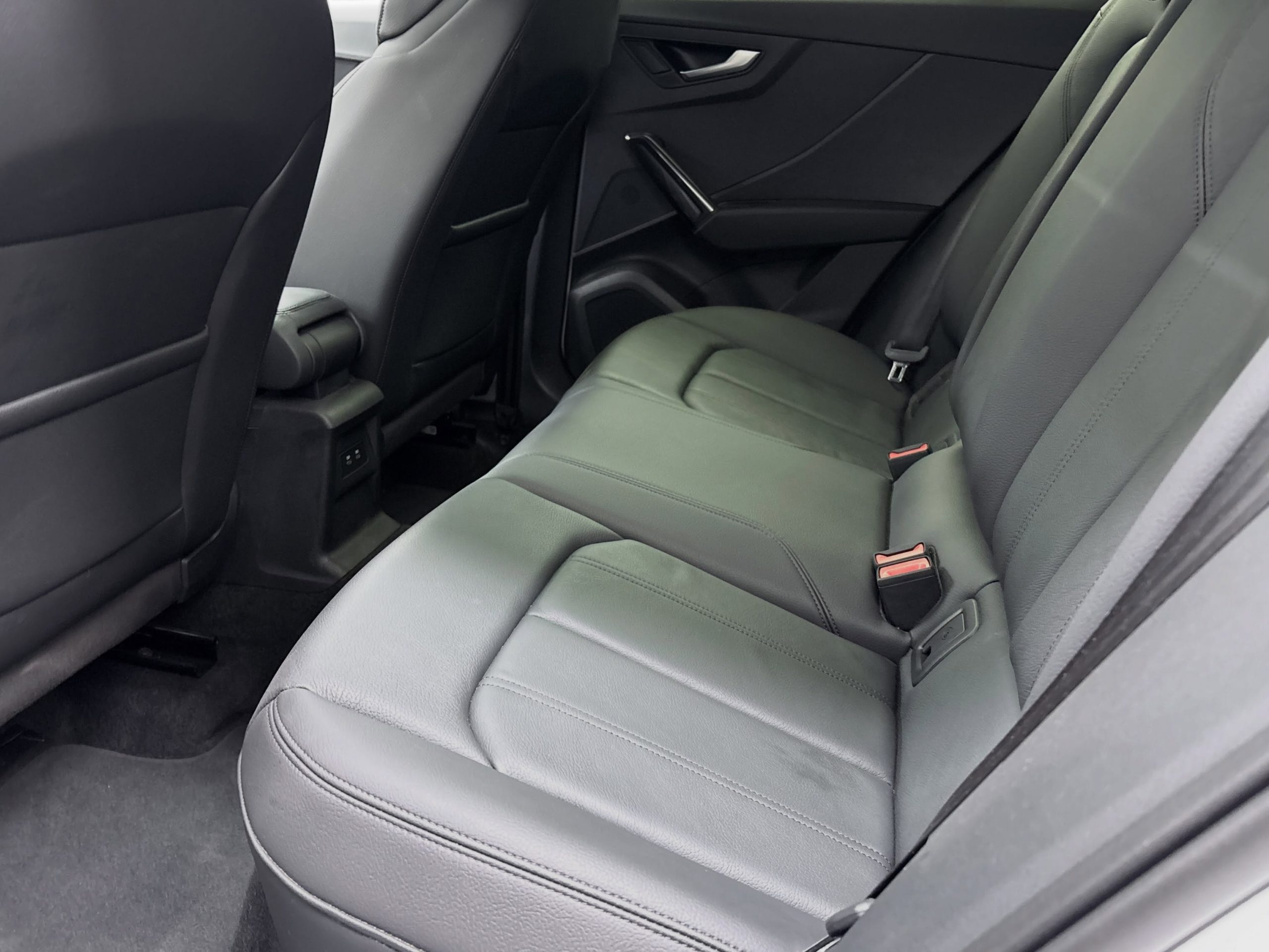 
								AUDI Q2 full									