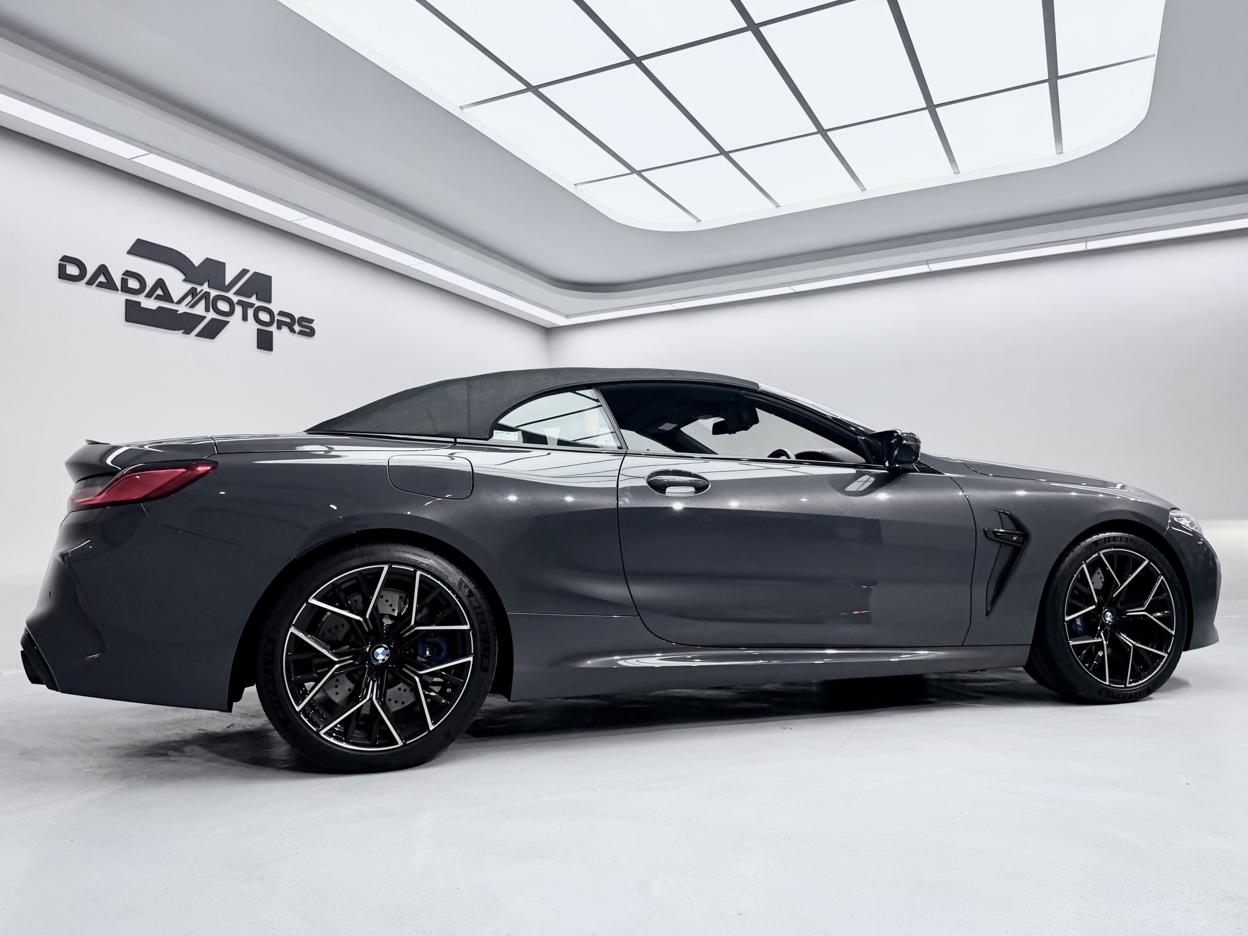 
								BMW M8 COMPETITION full									