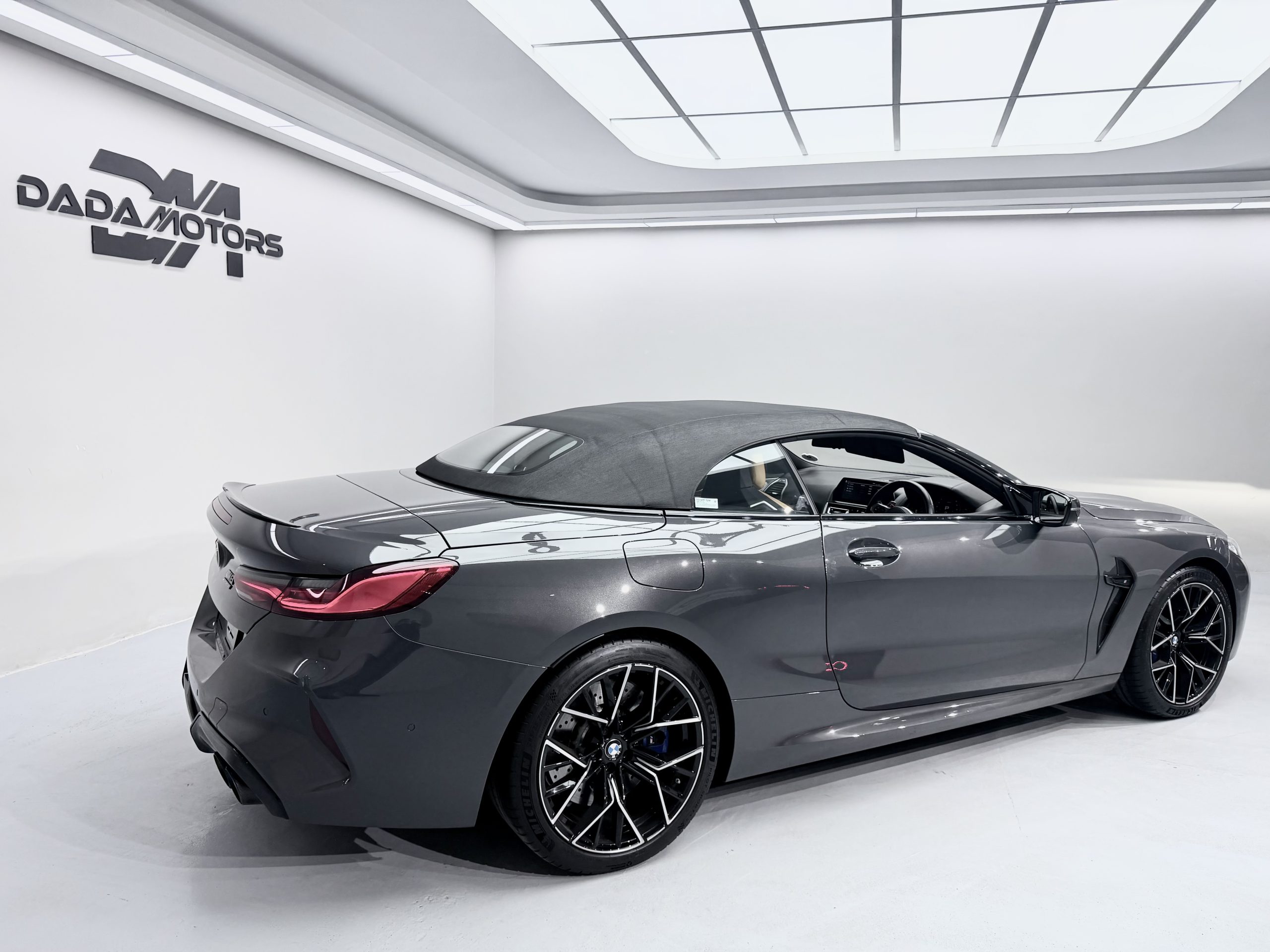 
								BMW M8 COMPETITION full									