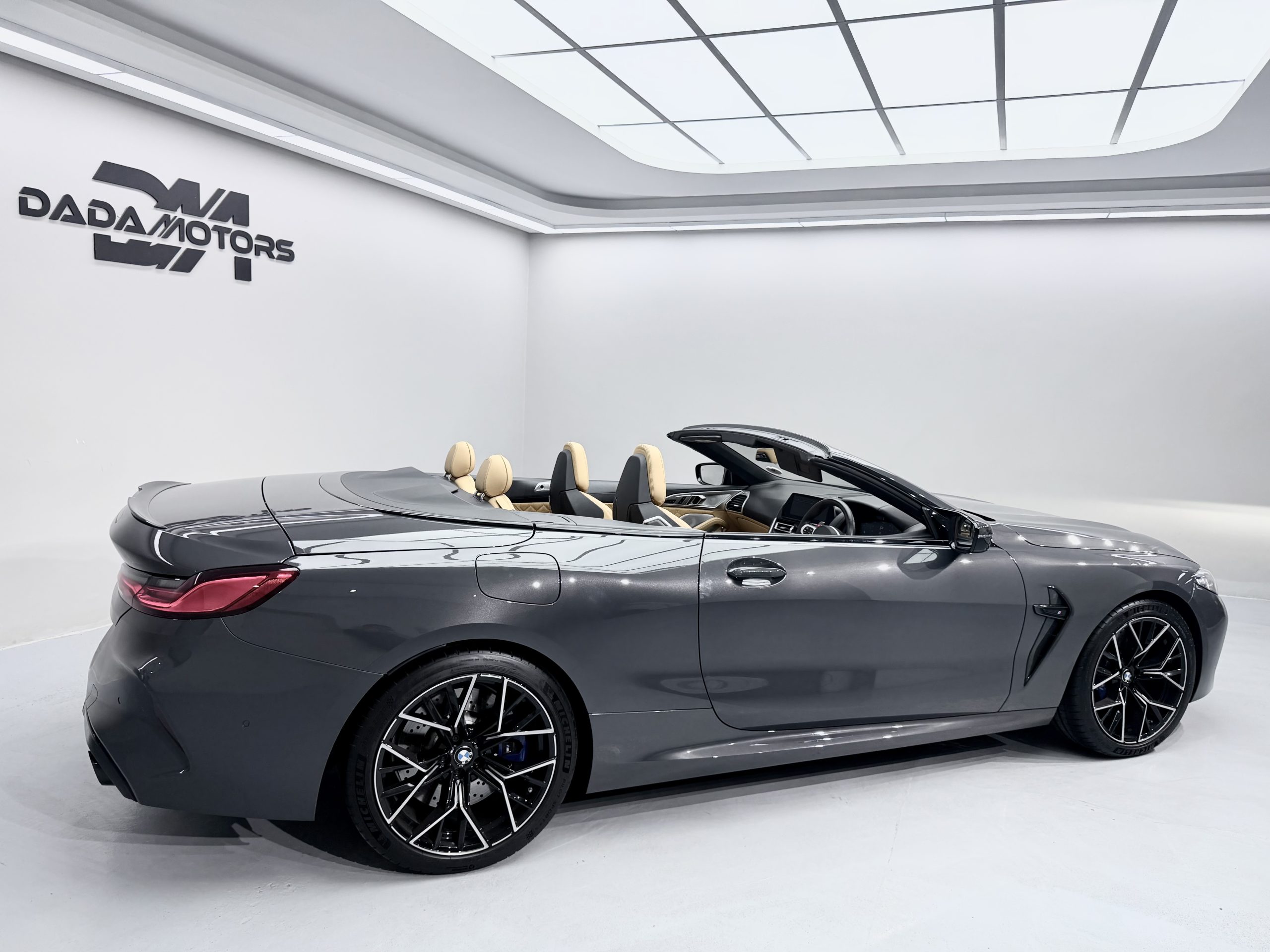 
								BMW M8 COMPETITION full									