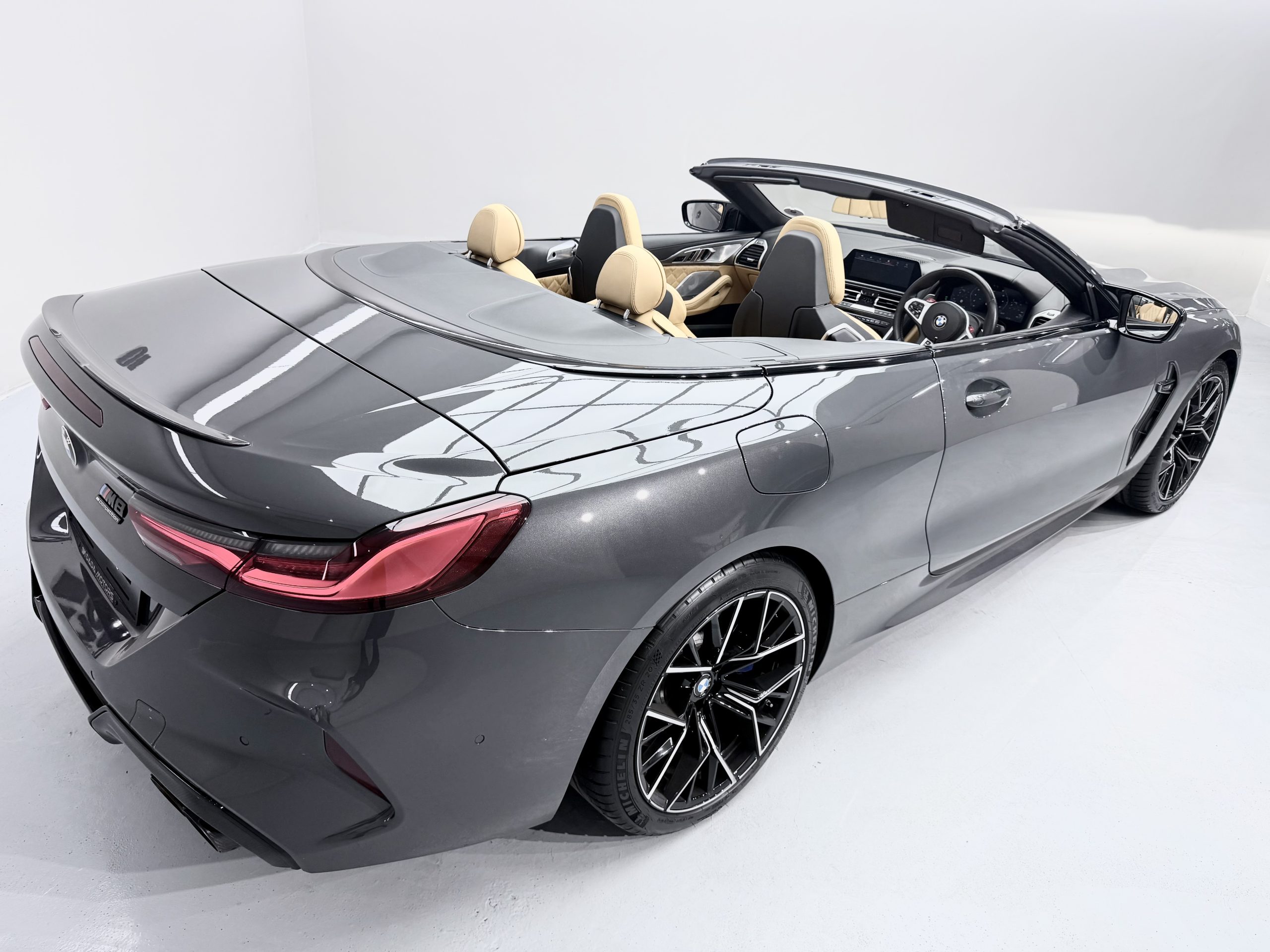 
								BMW M8 COMPETITION full									