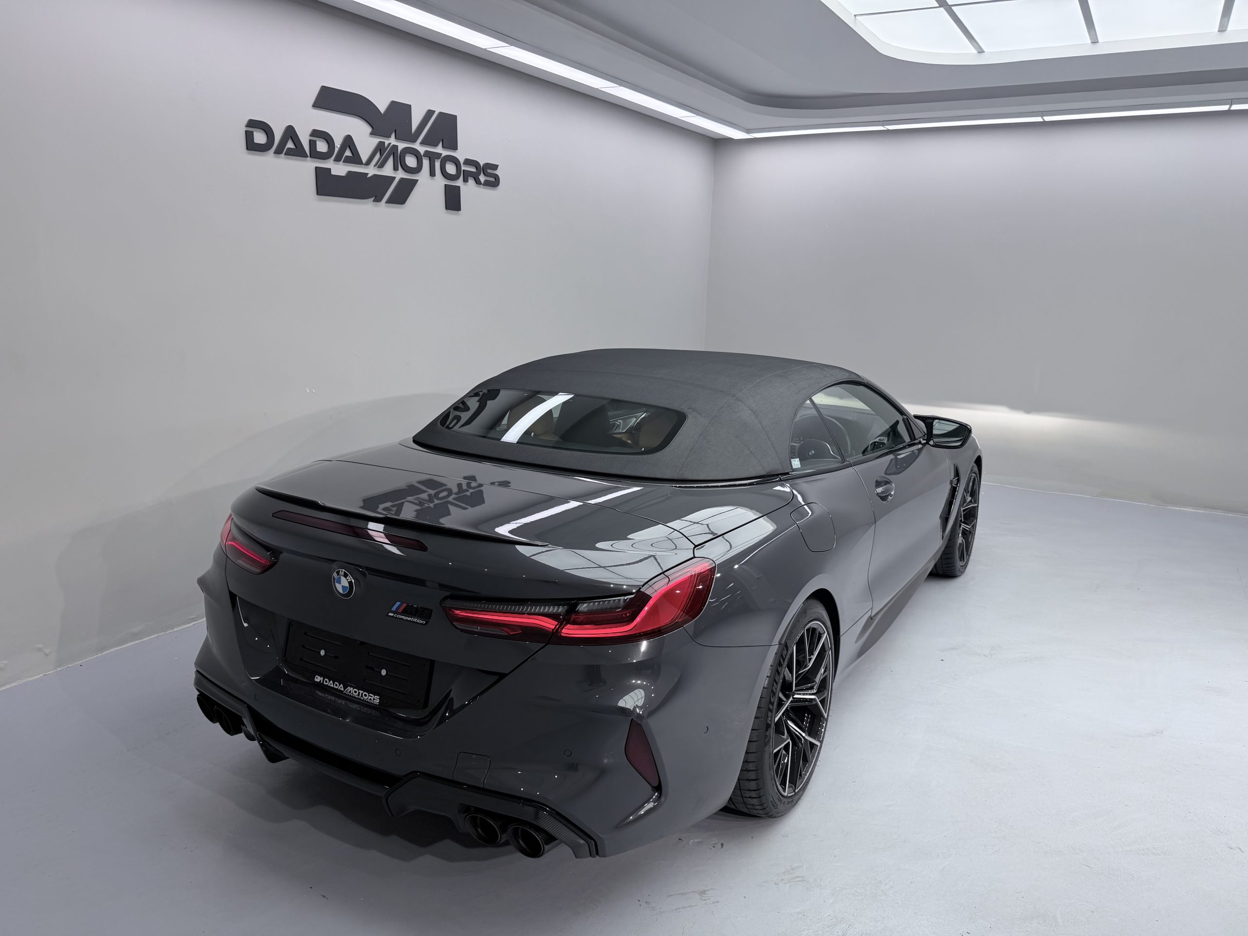 
								BMW M8 COMPETITION full									