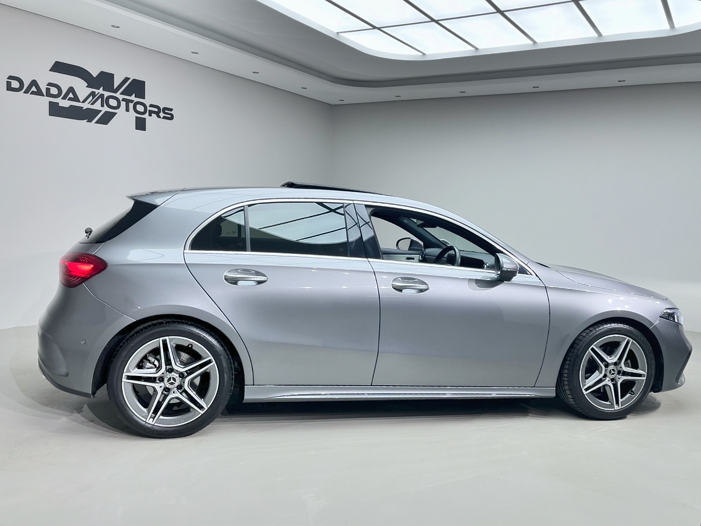 
								2025 Mercedes-Benz A-Class A200 Hatch AMG Line auto full									