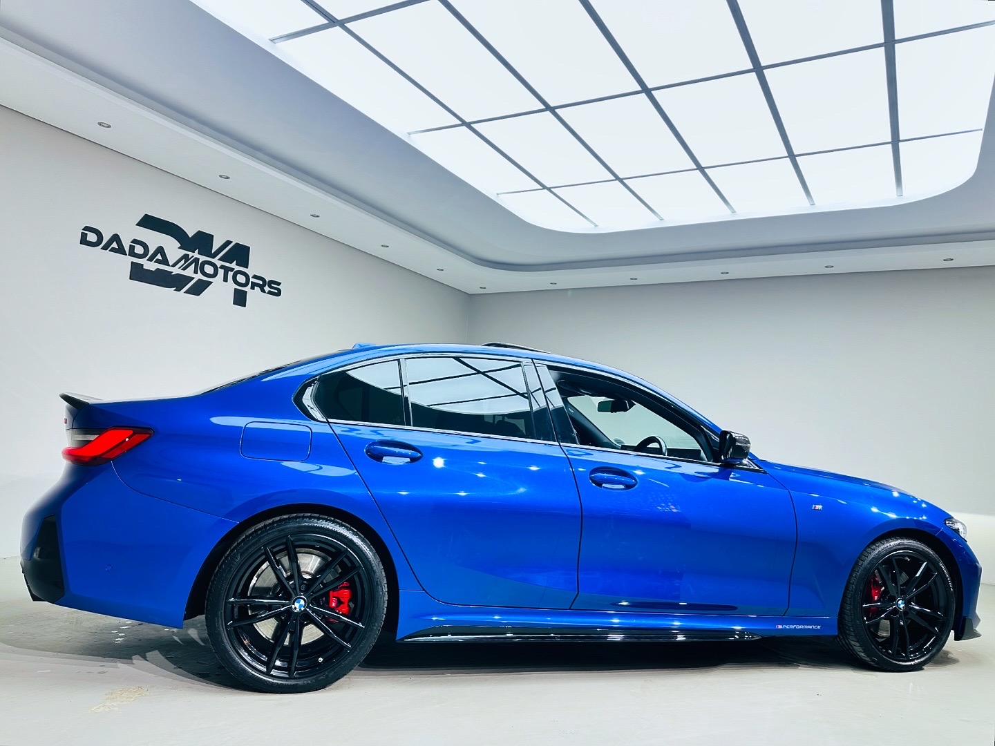 
								2023 BMW 3 Series 320d Mzansi Edition full									