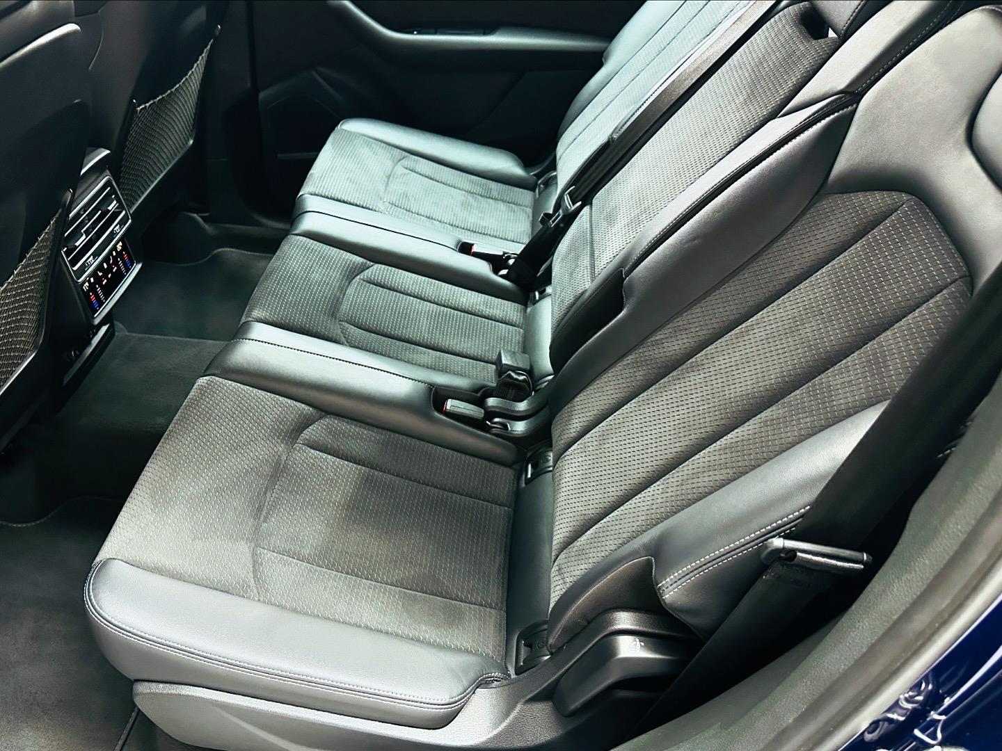 
								AudiQ745TDI Quattro S Line full									