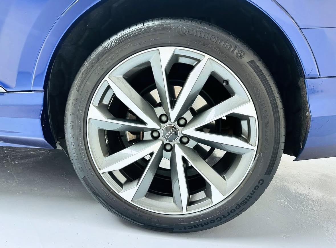
								AudiQ745TDI Quattro S Line full									