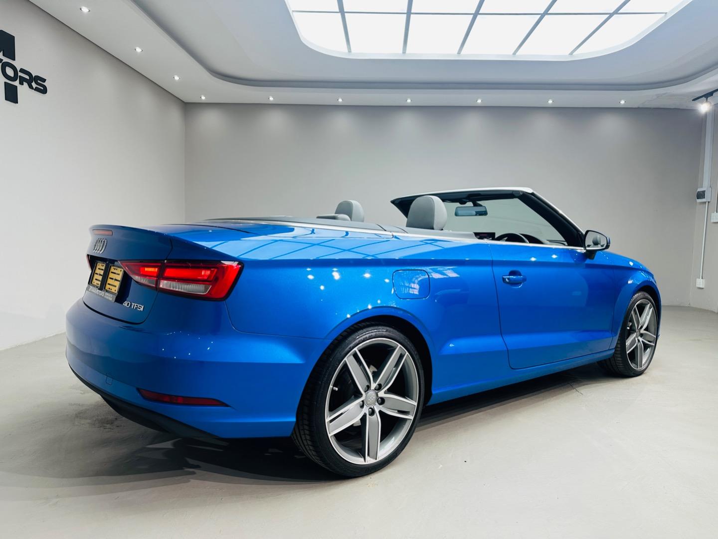 
								AudiA3Cabriolet 2.0TFSI full									