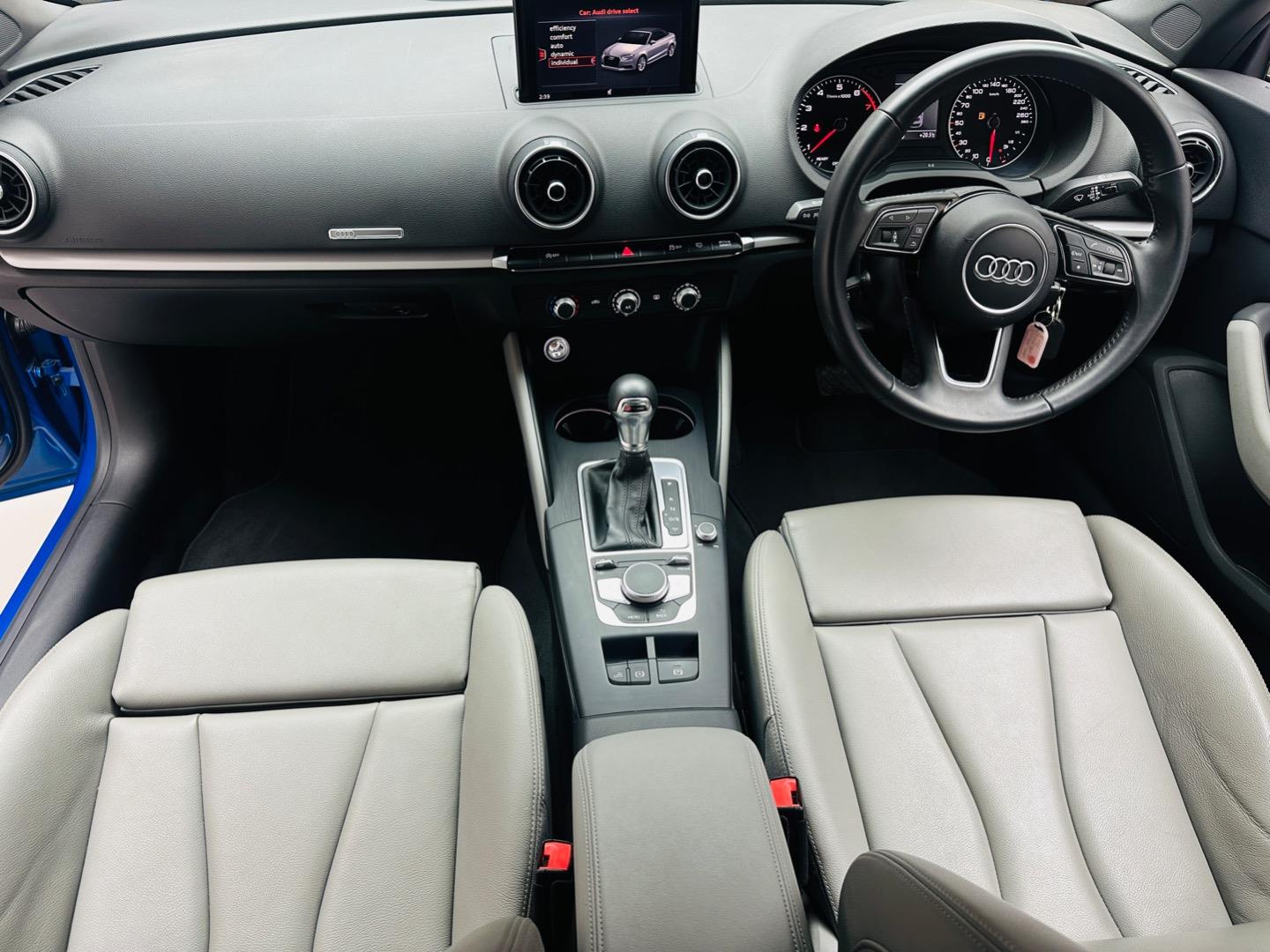 
								AudiA3Cabriolet 2.0TFSI full									