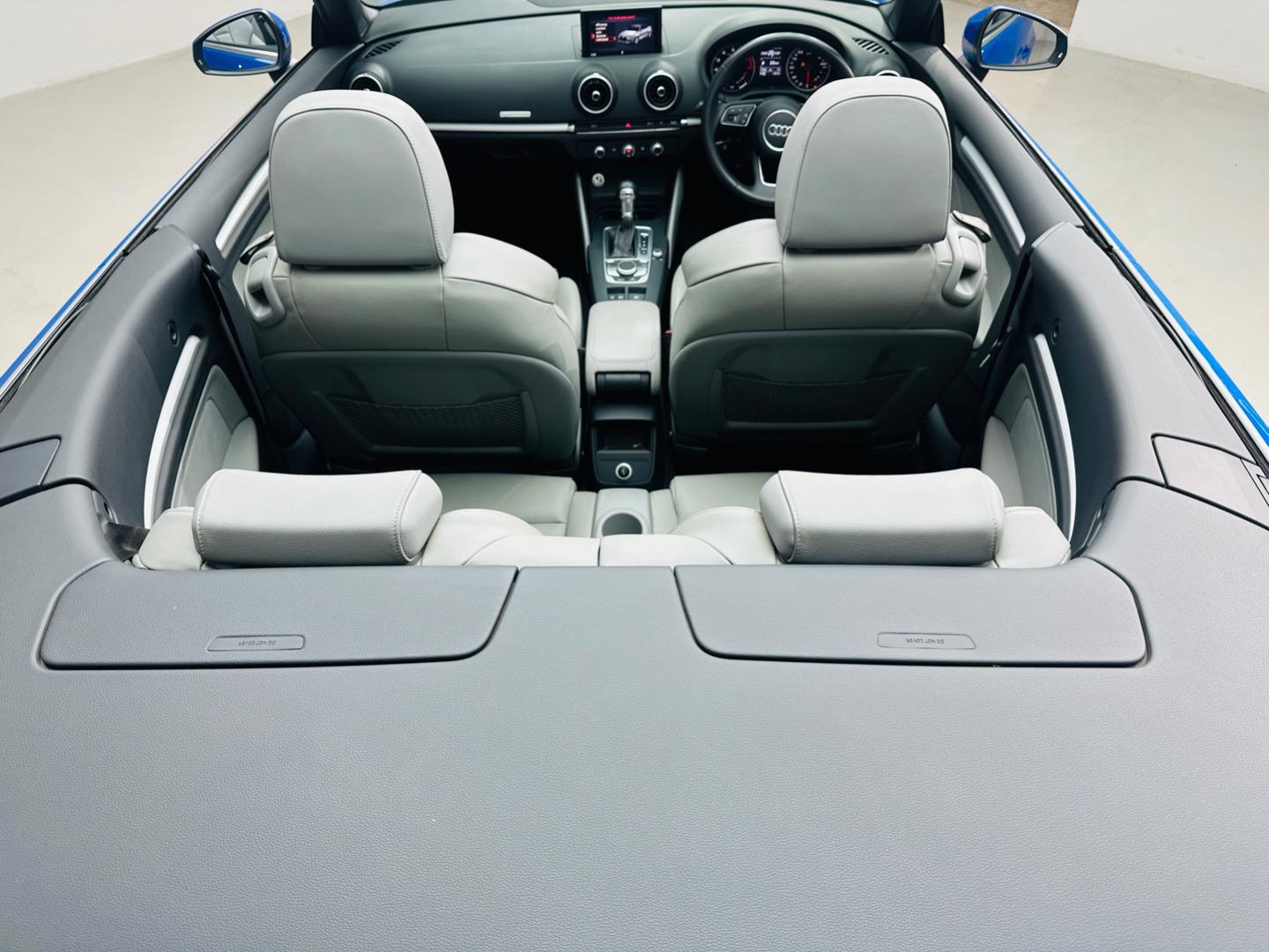 
								AudiA3Cabriolet 2.0TFSI full									