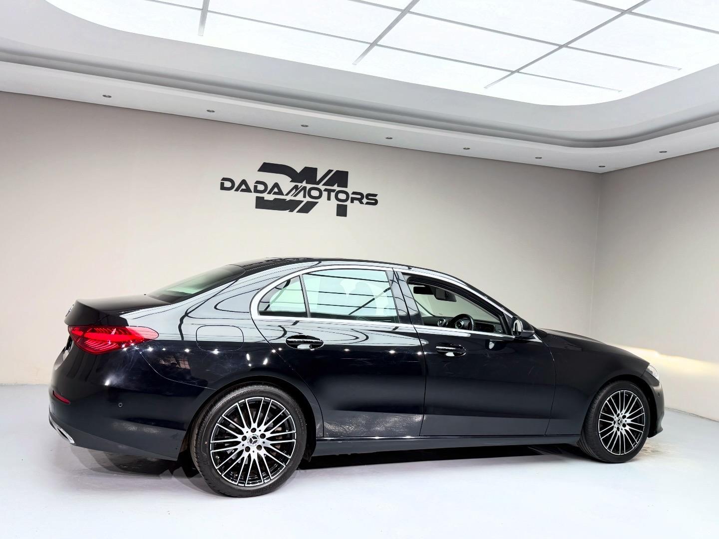 
								Mercedes-BenzC-ClassC200 Avantgarde full									