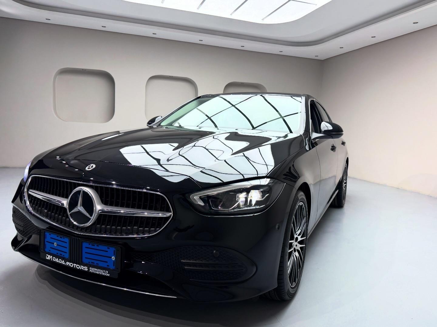 
								Mercedes-BenzC-ClassC200 Avantgarde full									