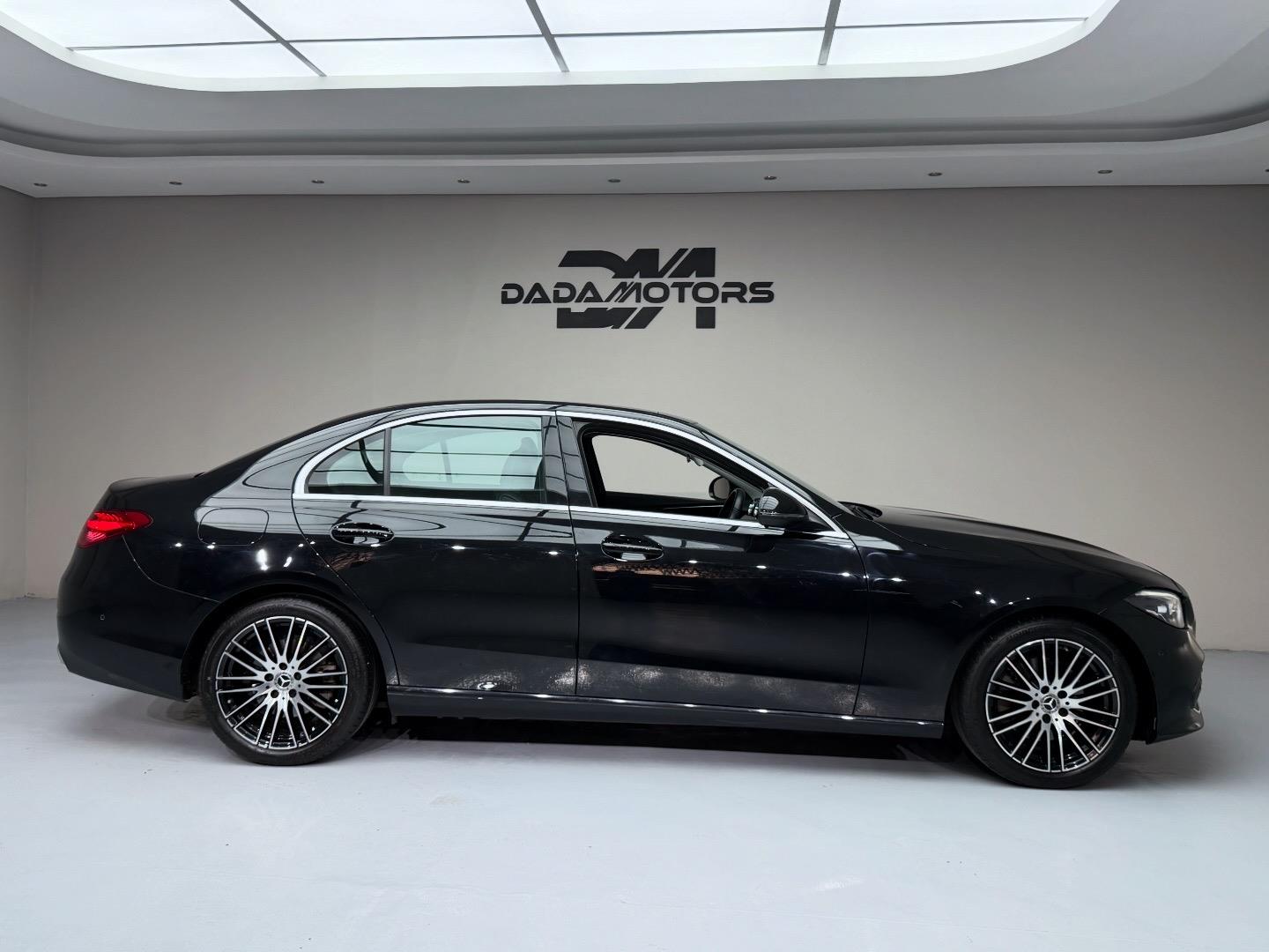 
								Mercedes-BenzC-ClassC200 Avantgarde full									