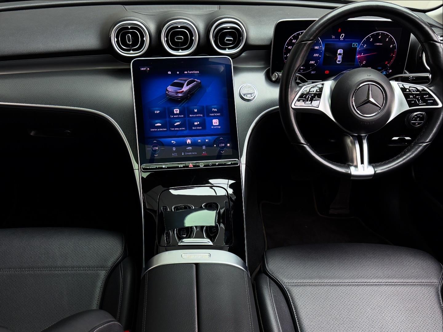 
								Mercedes-BenzC-ClassC200 Avantgarde full									