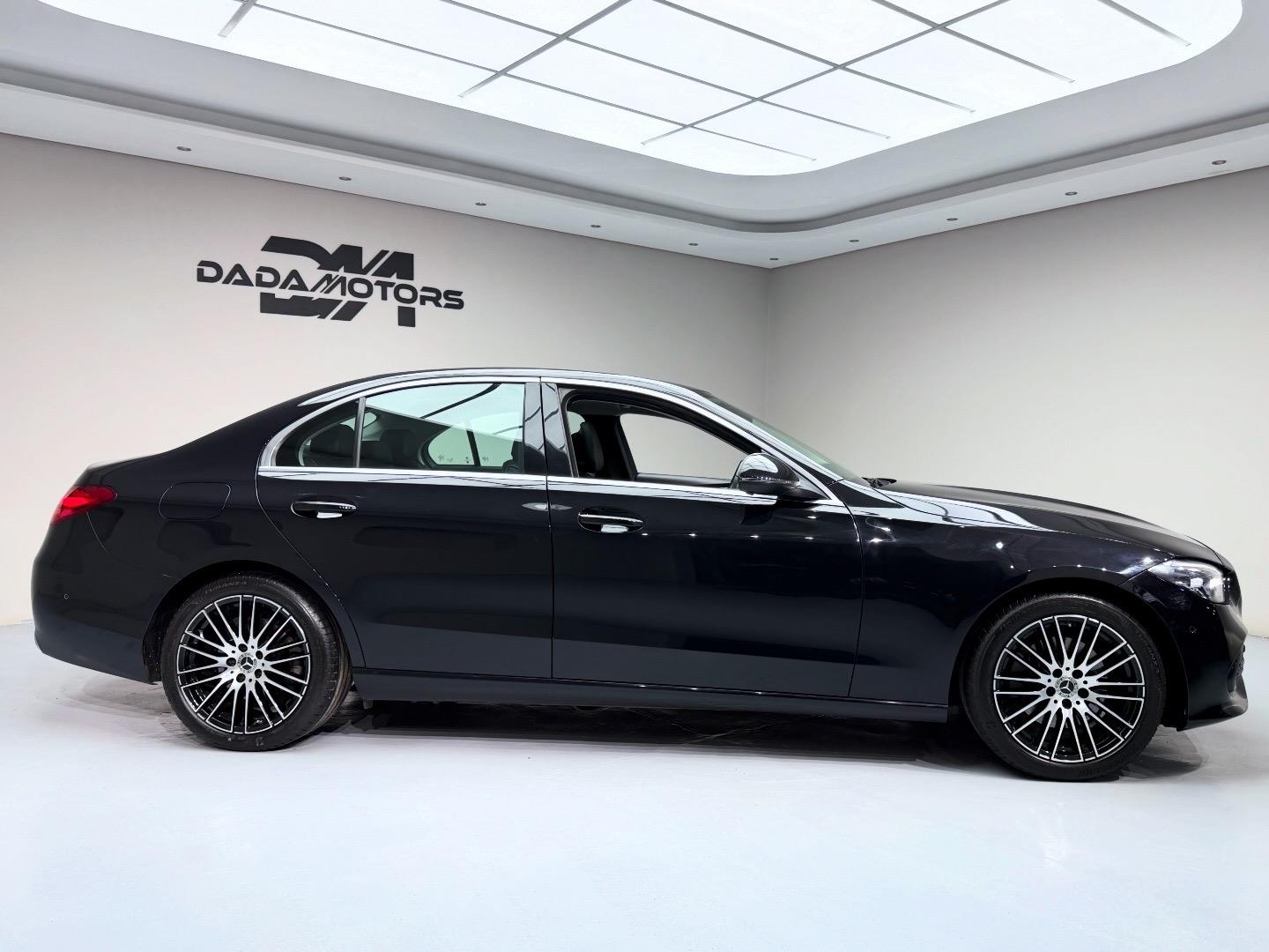 
								Mercedes-BenzC-ClassC200 Avantgarde full									