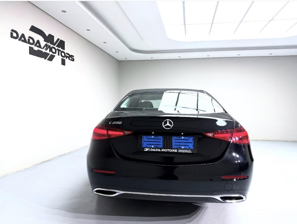 
								Mercedes-BenzC-ClassC200 Avantgarde full									