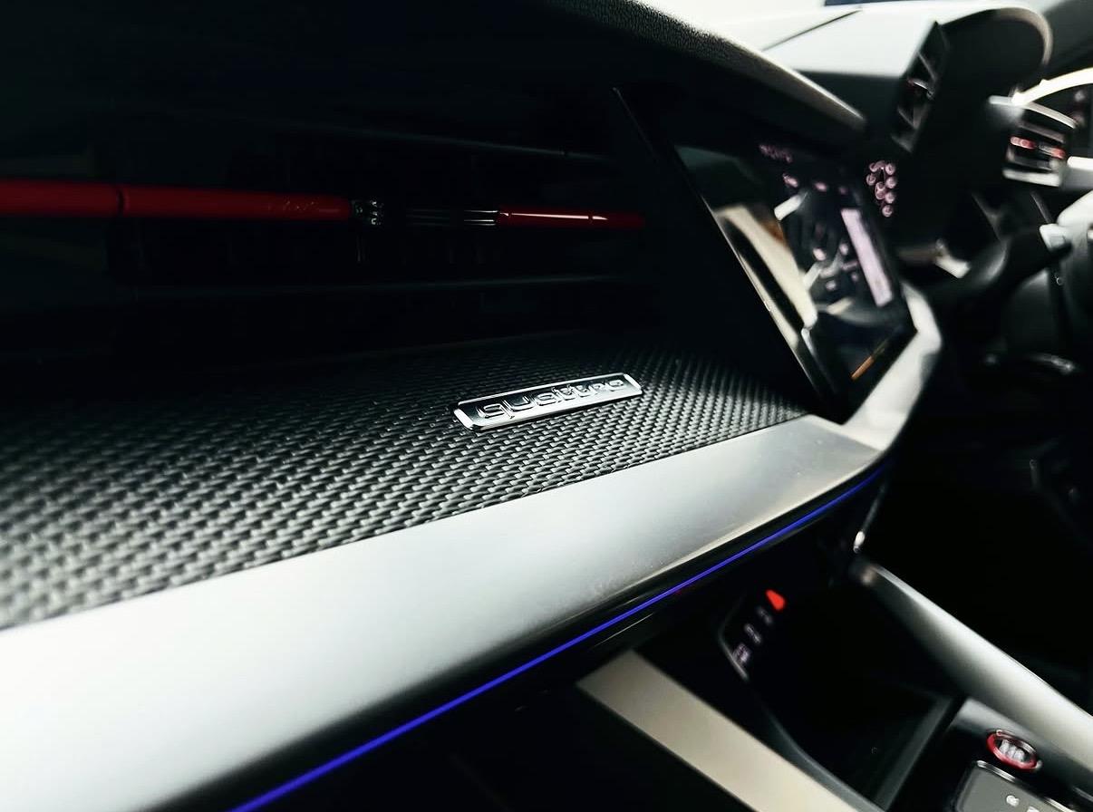 
								AudiRS3Sedan Quattro full									