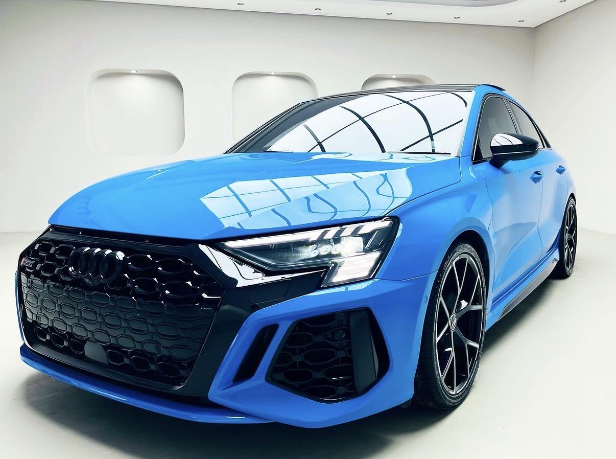 
								AudiRS3Sedan Quattro full									