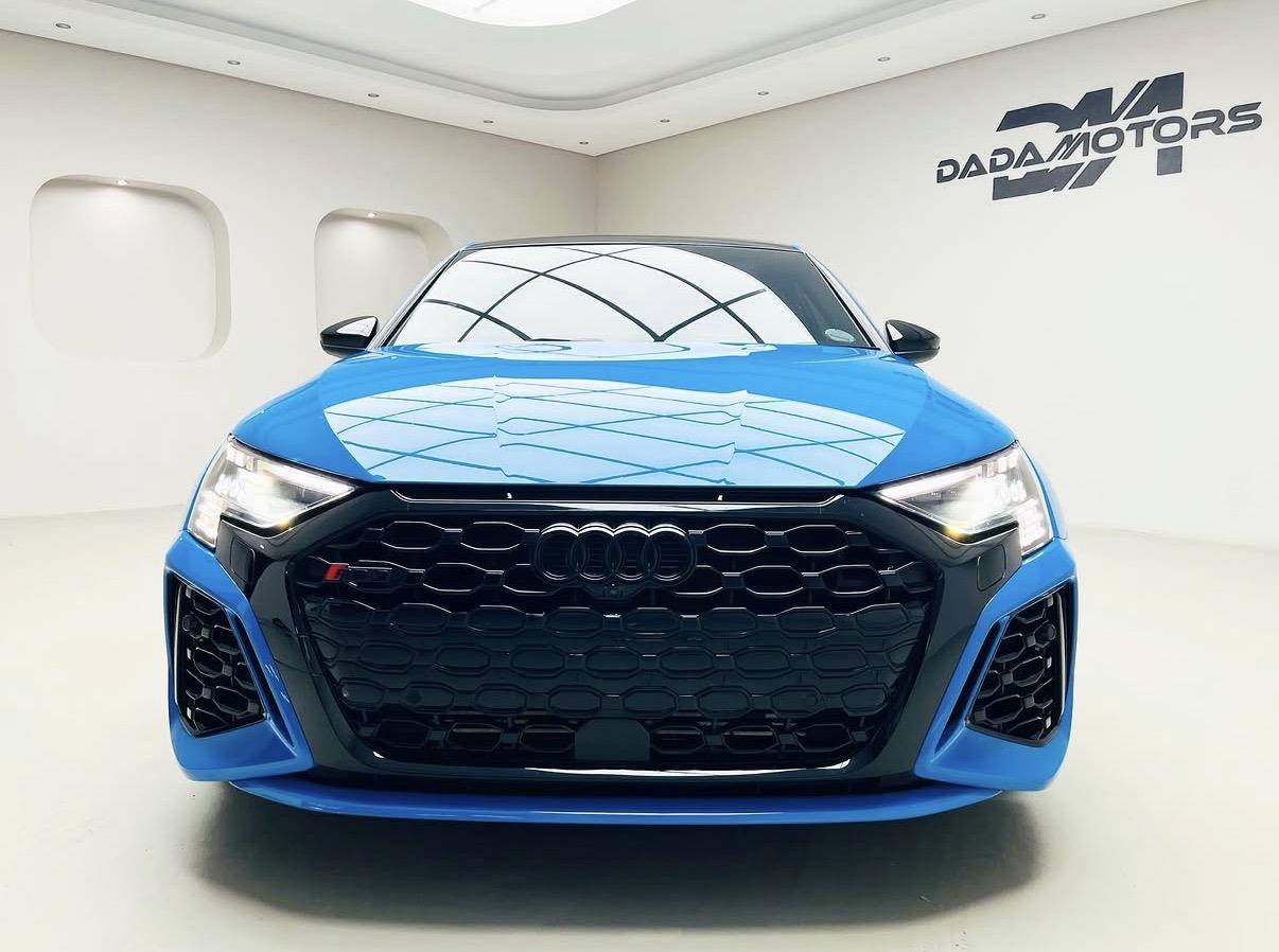 
								AudiRS3Sedan Quattro full									