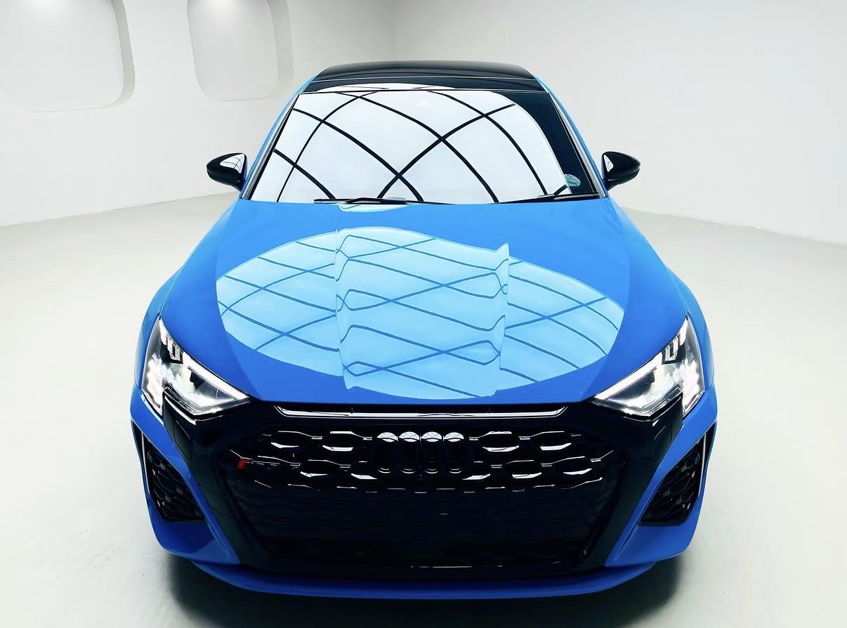 
								AudiRS3Sedan Quattro full									
