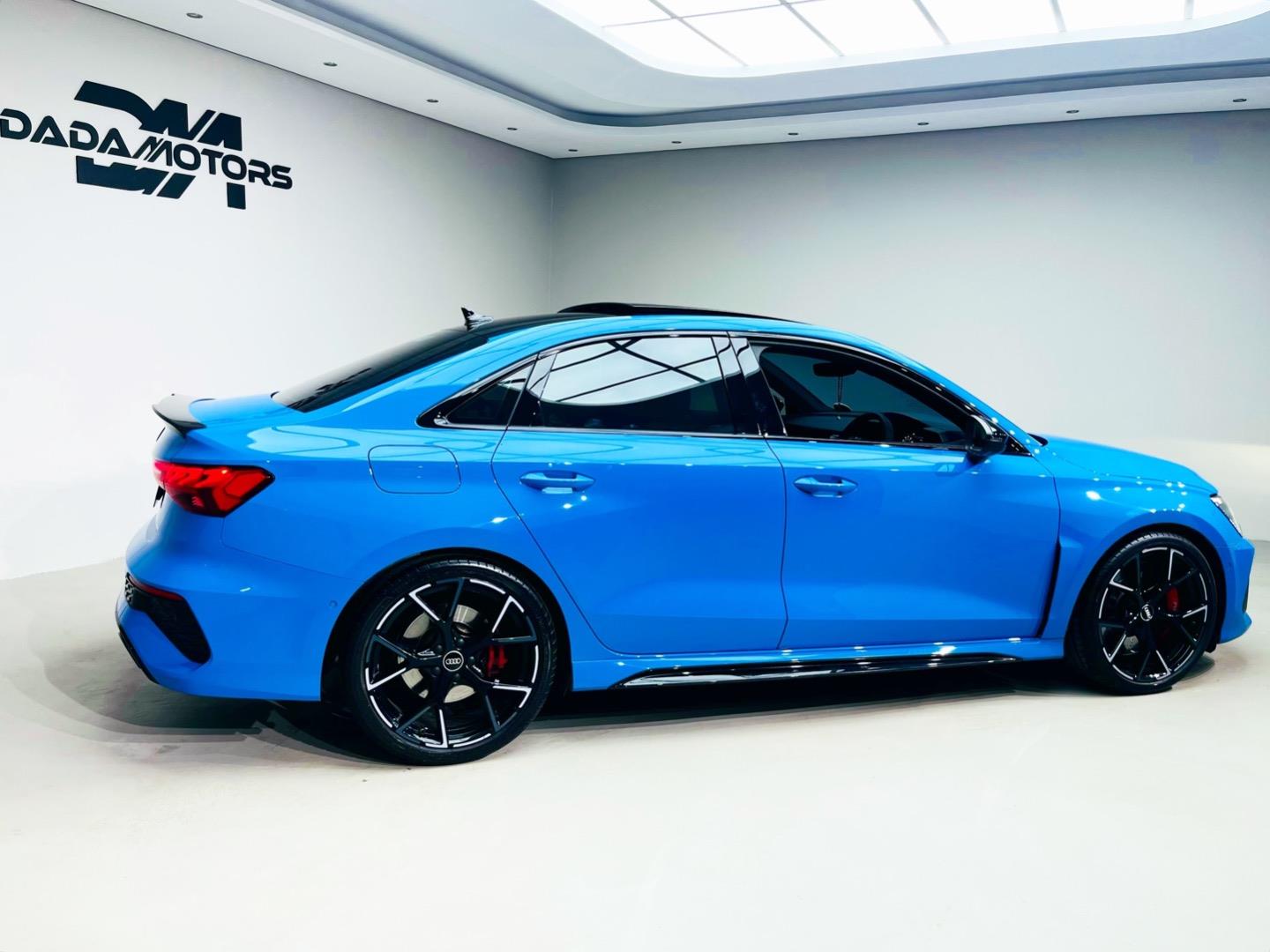 
								AudiRS3Sedan Quattro full									