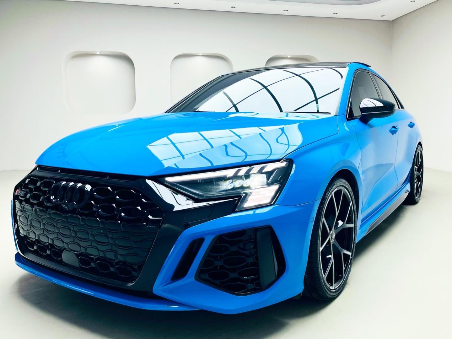 
								AudiRS3Sedan Quattro full									