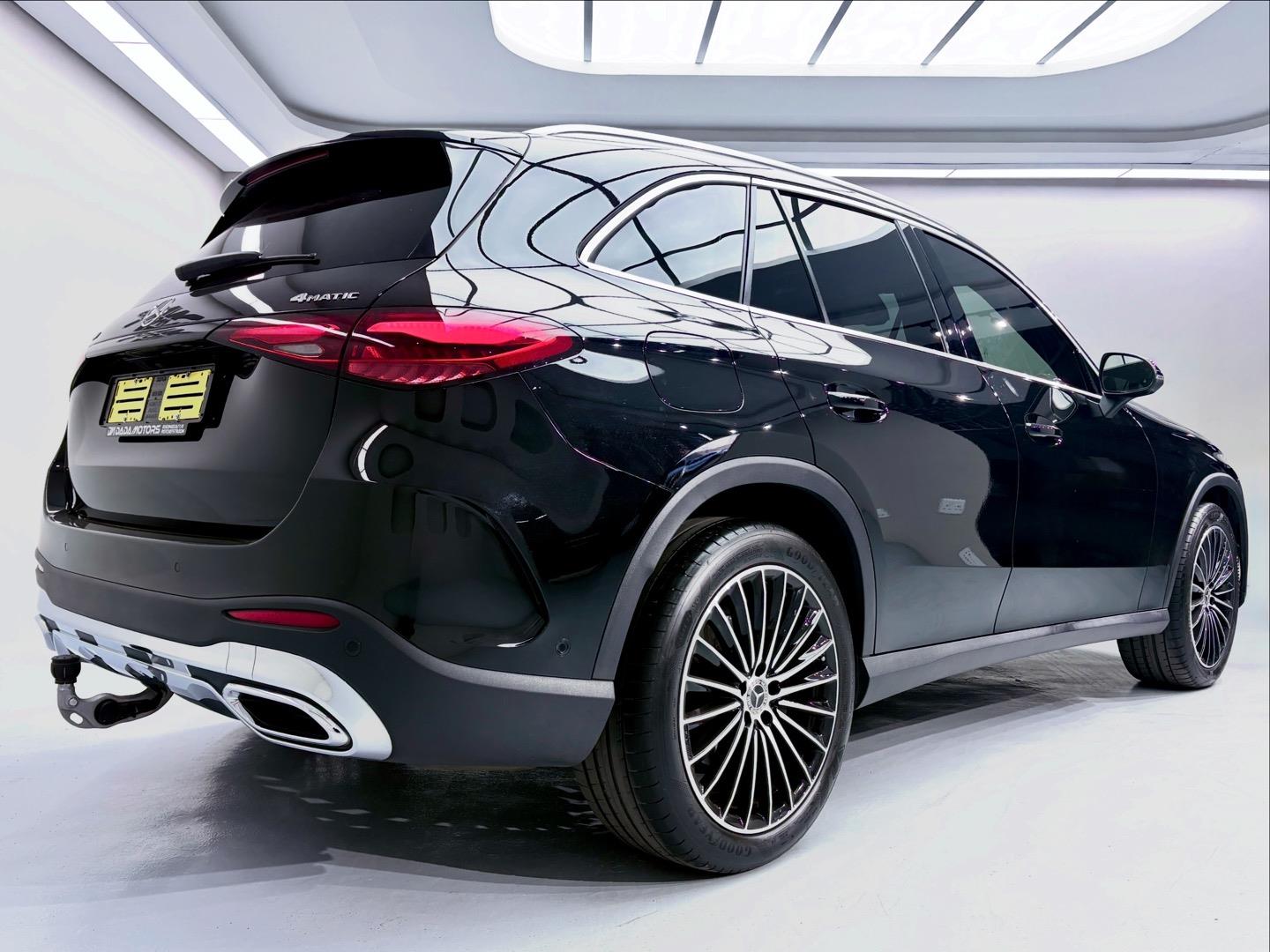 
								Mercedes-BenzGLCGLC220d 4Matic AMG Line full									