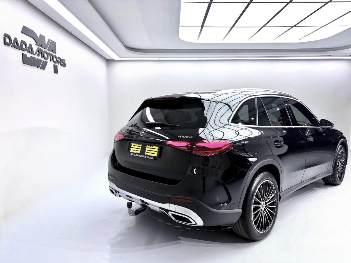 
								Mercedes-BenzGLCGLC220d 4Matic AMG Line full									