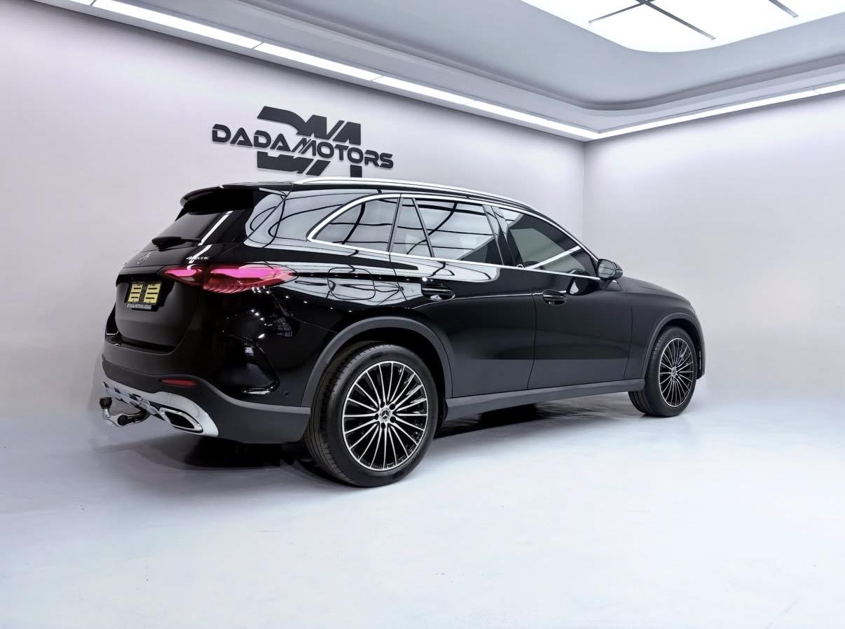 
								Mercedes-BenzGLCGLC220d 4Matic AMG Line full									