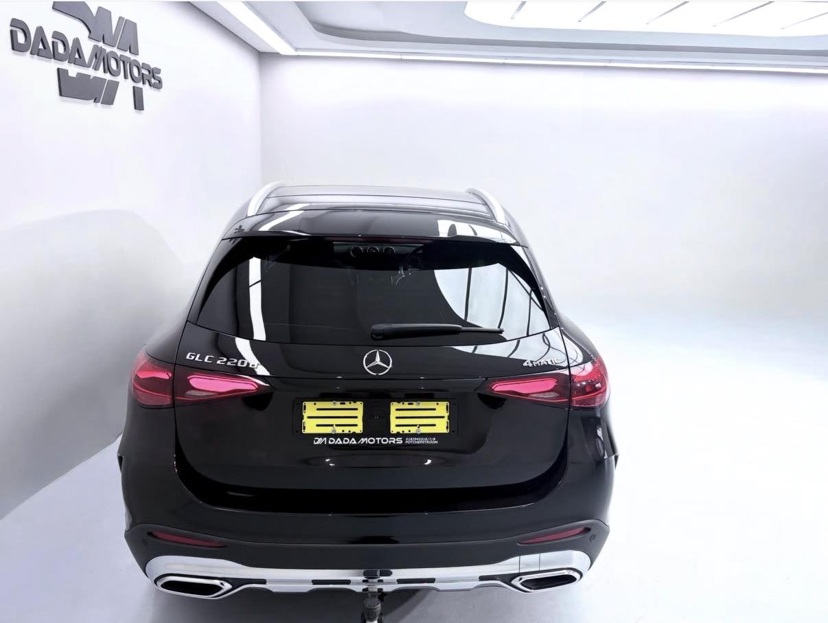 
								Mercedes-BenzGLCGLC220d 4Matic AMG Line full									