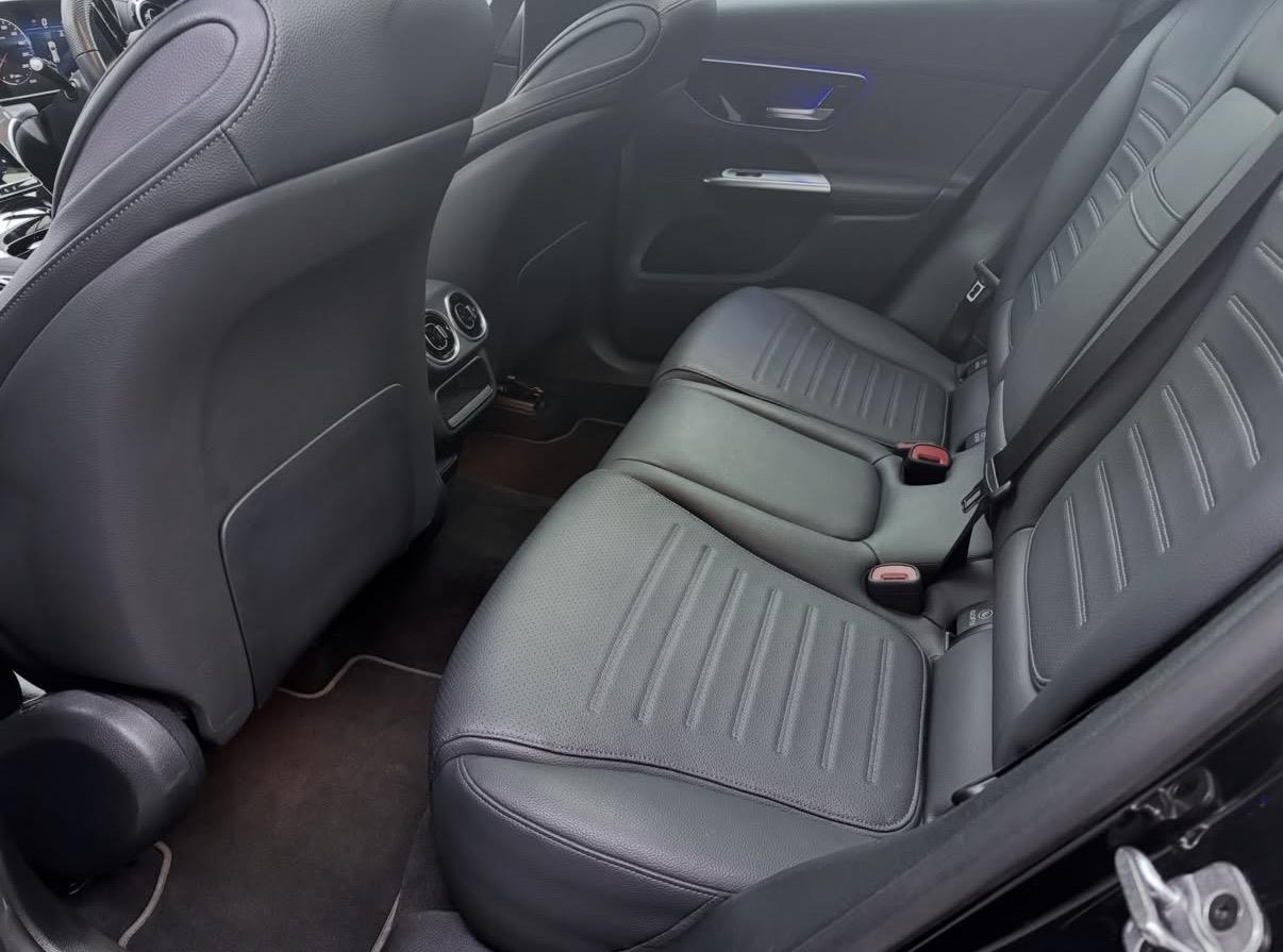 
								Mercedes-BenzGLCGLC220d 4Matic AMG Line full									