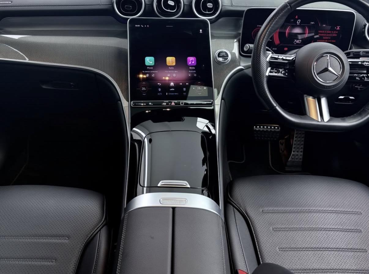 
								Mercedes-BenzGLCGLC220d 4Matic AMG Line full									