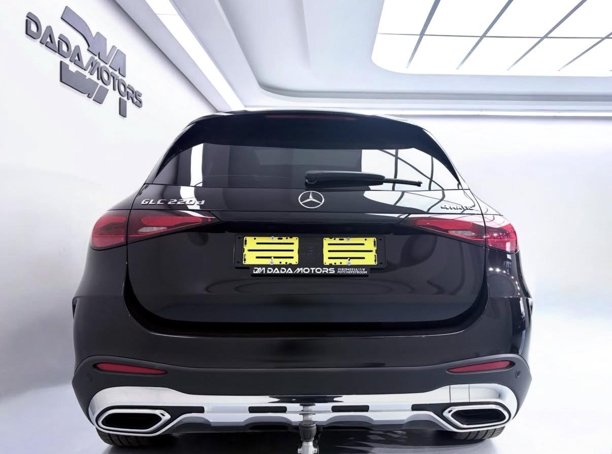 
								Mercedes-BenzGLCGLC220d 4Matic AMG Line full									