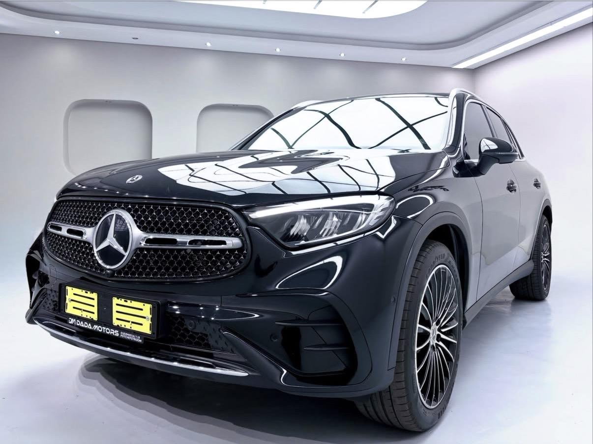 
								Mercedes-BenzGLCGLC220d 4Matic AMG Line full									