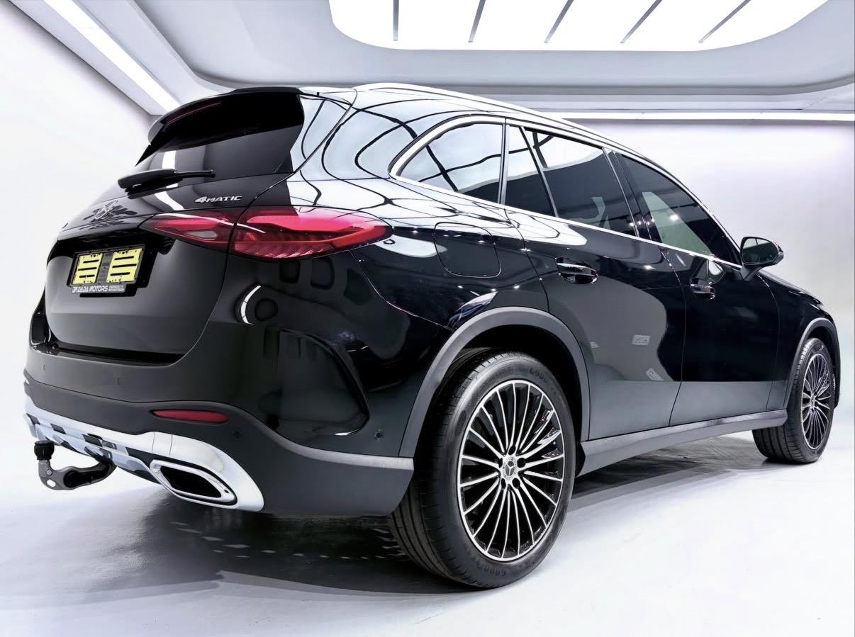 
								Mercedes-BenzGLCGLC220d 4Matic AMG Line full									