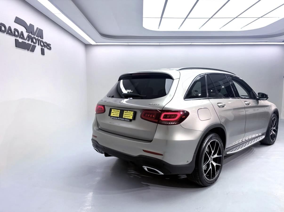 
								Mercedes-BenzGLCGLC300d 4Matic AMG Line full									