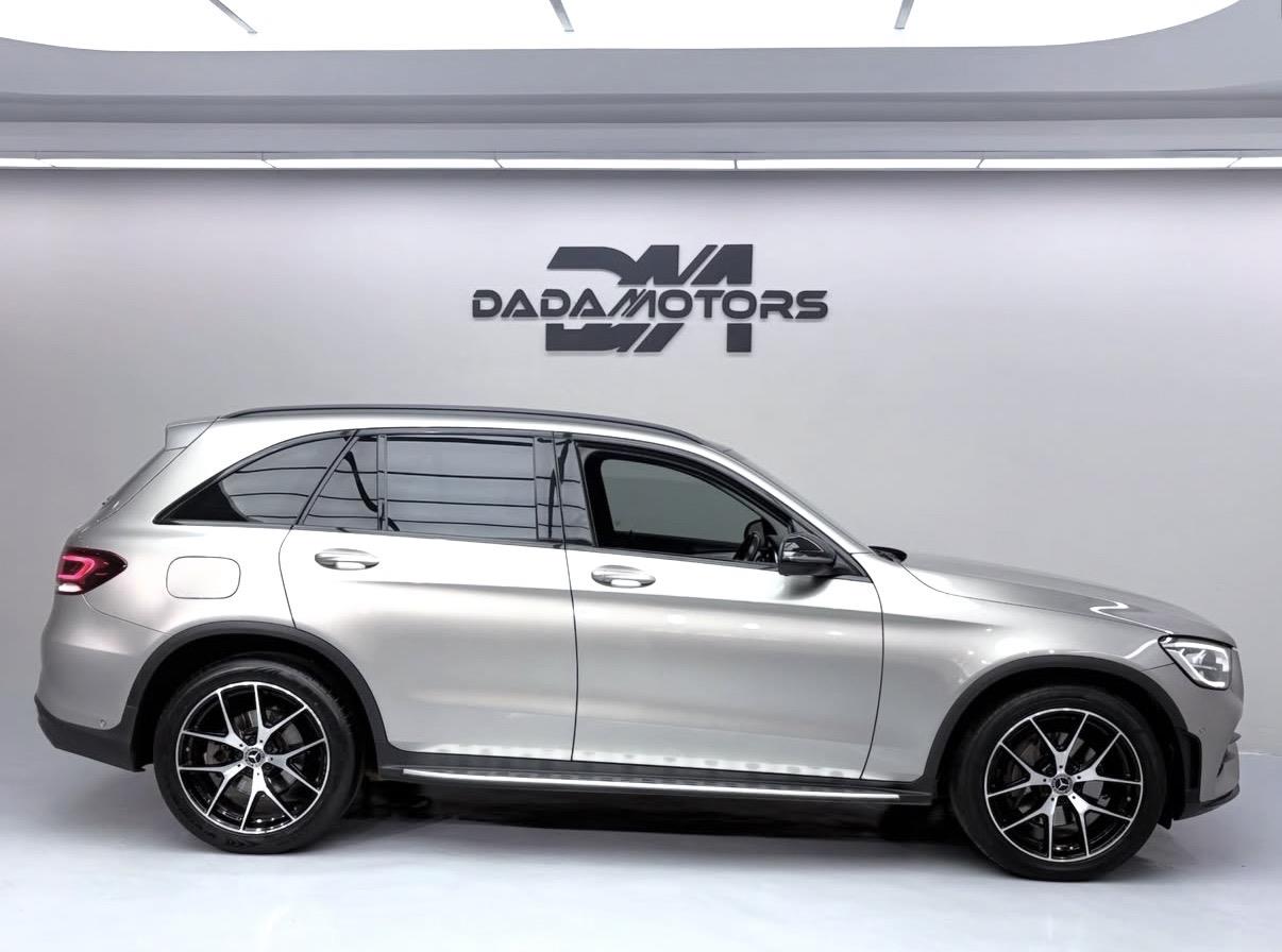 
								Mercedes-BenzGLCGLC300d 4Matic AMG Line full									