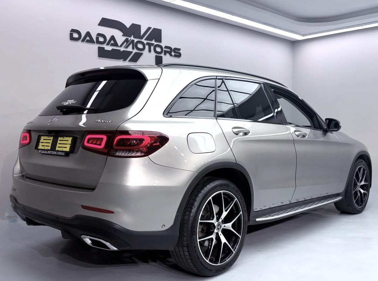 
								Mercedes-BenzGLCGLC300d 4Matic AMG Line full									