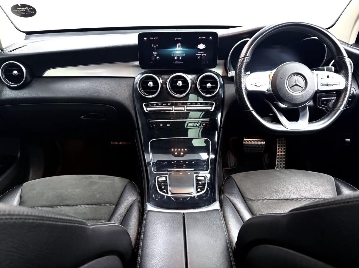
								Mercedes-BenzGLCGLC300d 4Matic AMG Line full									