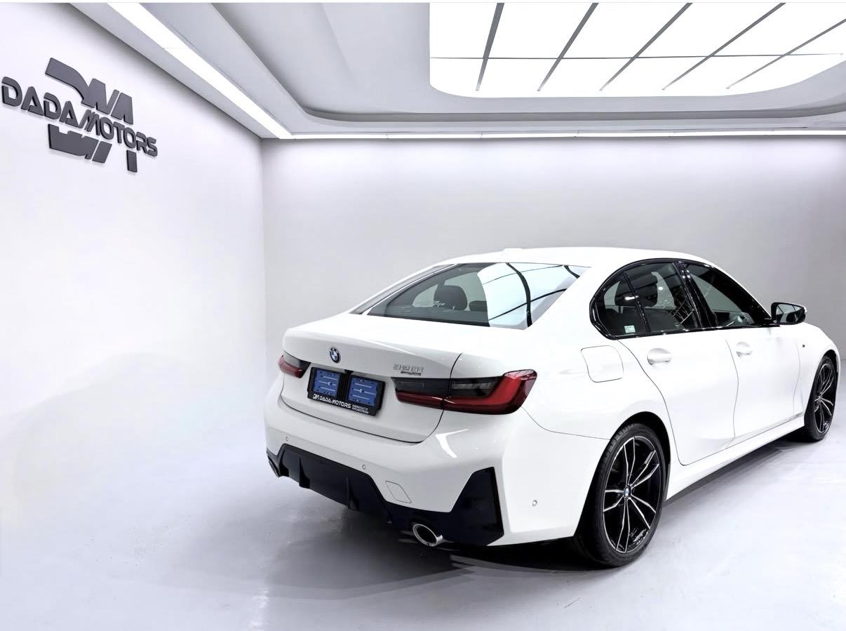 
								BMW3 Series320i M Sport full									