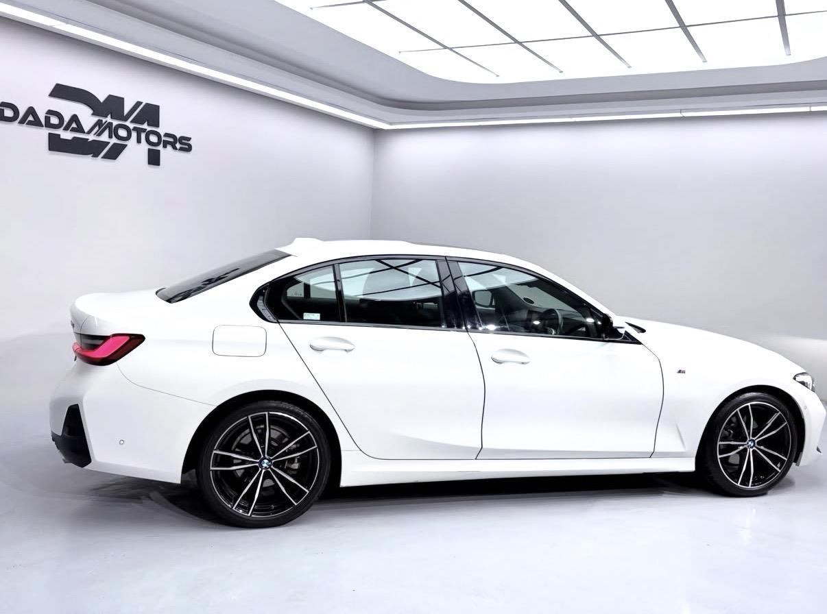 
								BMW3 Series320i M Sport full									