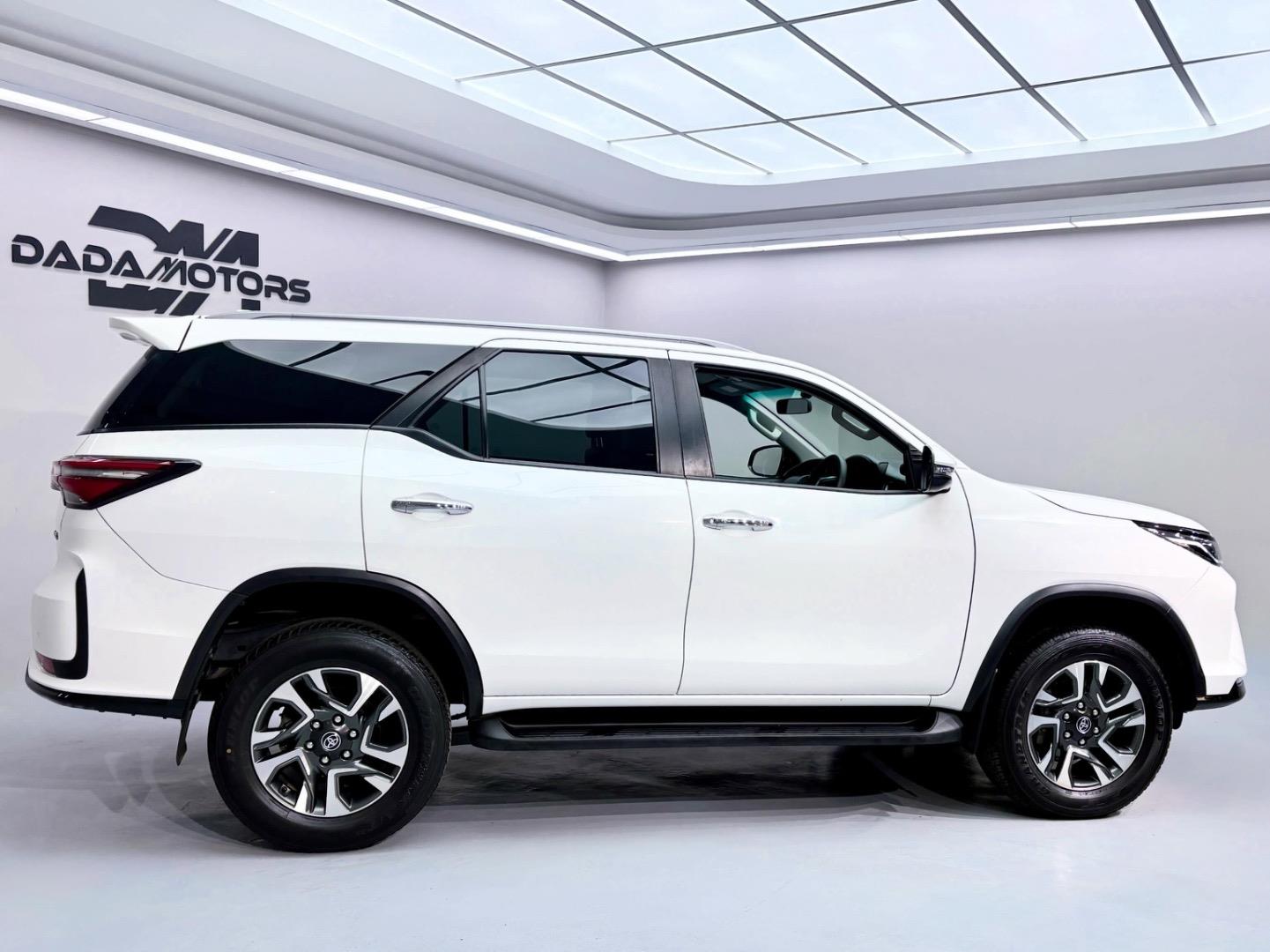 
								ToyotaFortuner2.4GD-6 4×4 full									