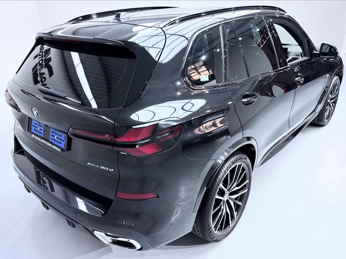 
								BMWX5xDrive30d M Sport full									