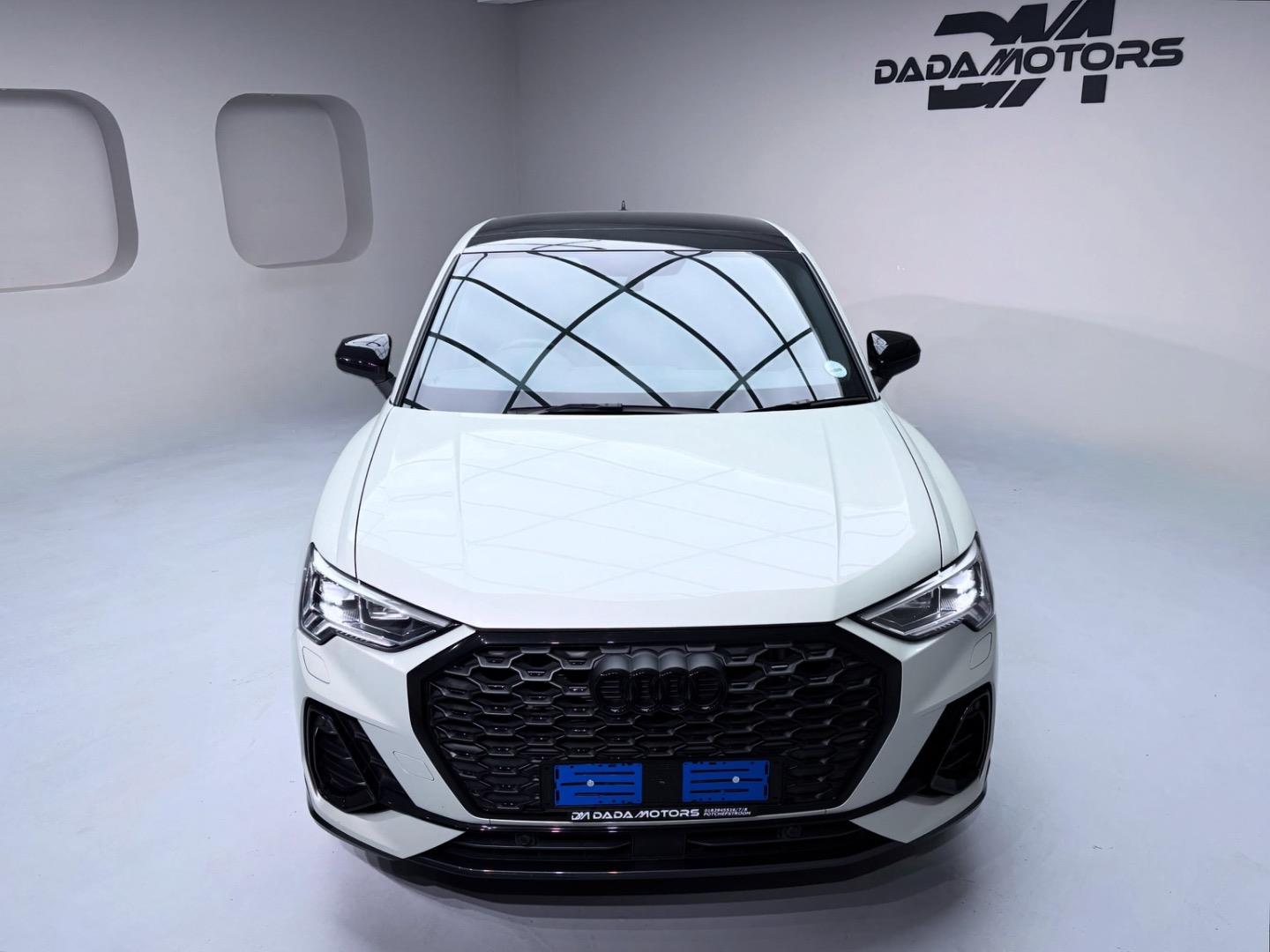 
								AudiQ3Sportback 35TFSI Black Edition full									