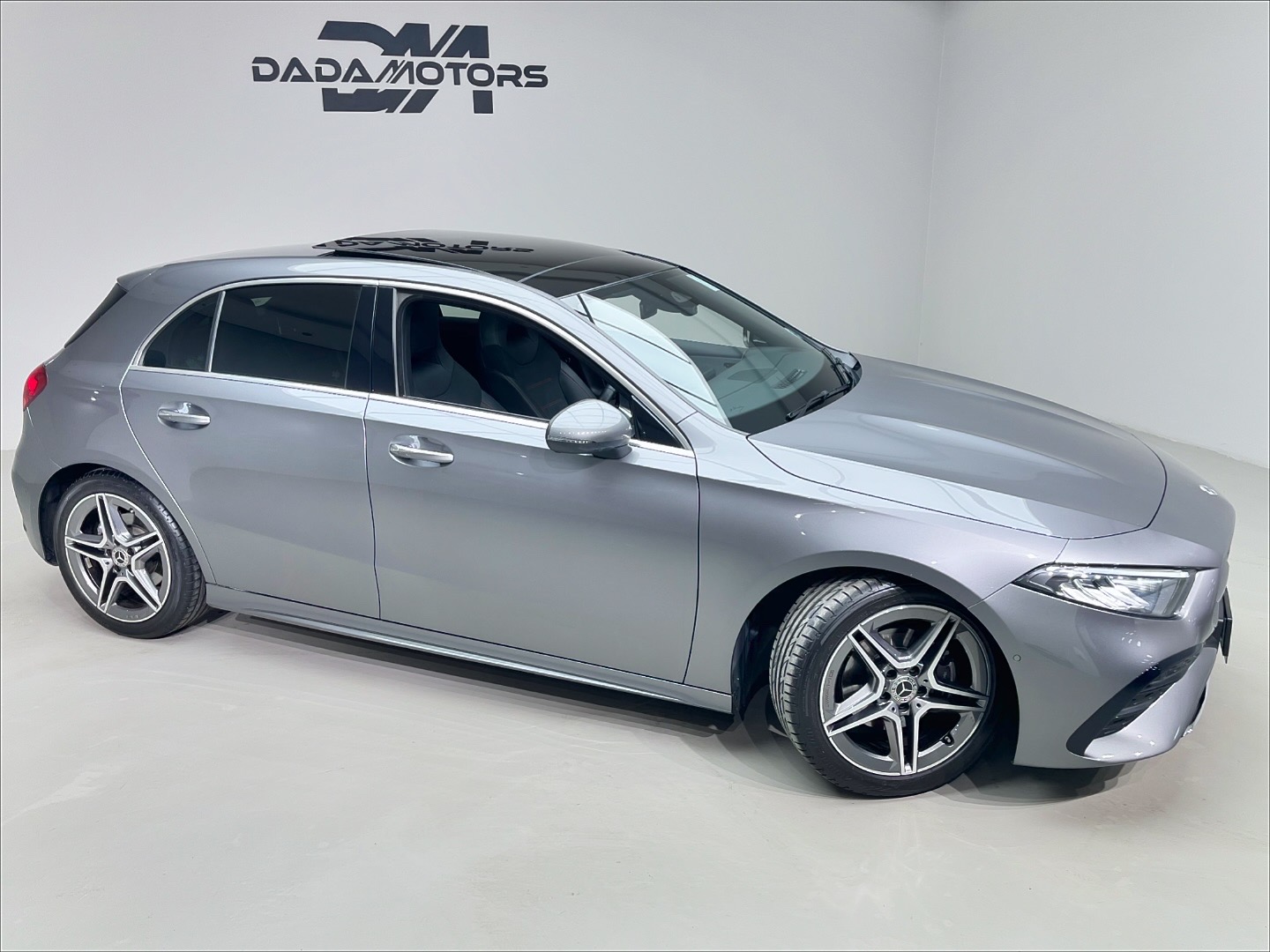 
								2025 Mercedes-Benz A-Class A200 Hatch AMG Line auto full									