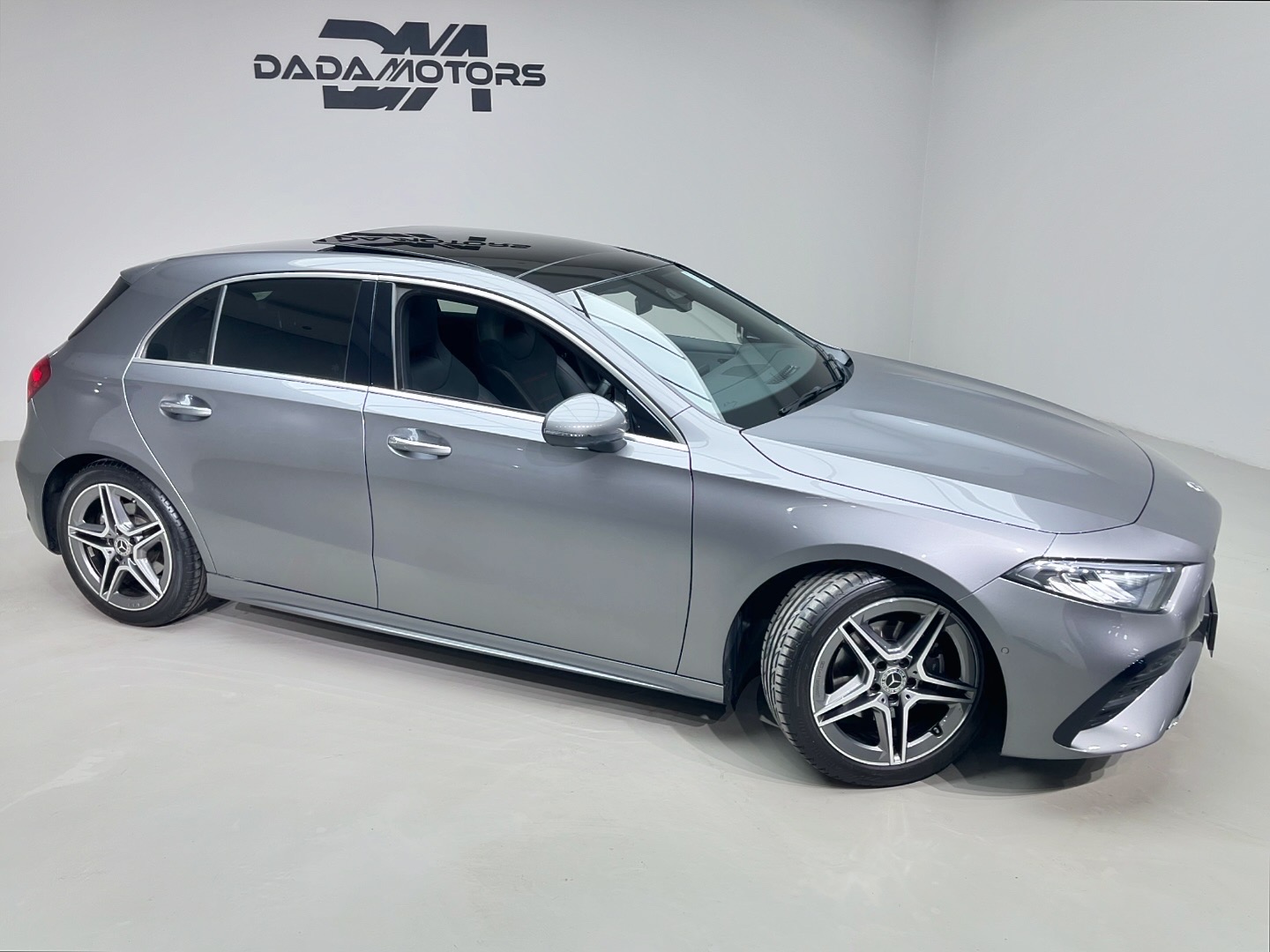 
								2025 Mercedes-Benz A-Class A200 Hatch AMG Line auto full									